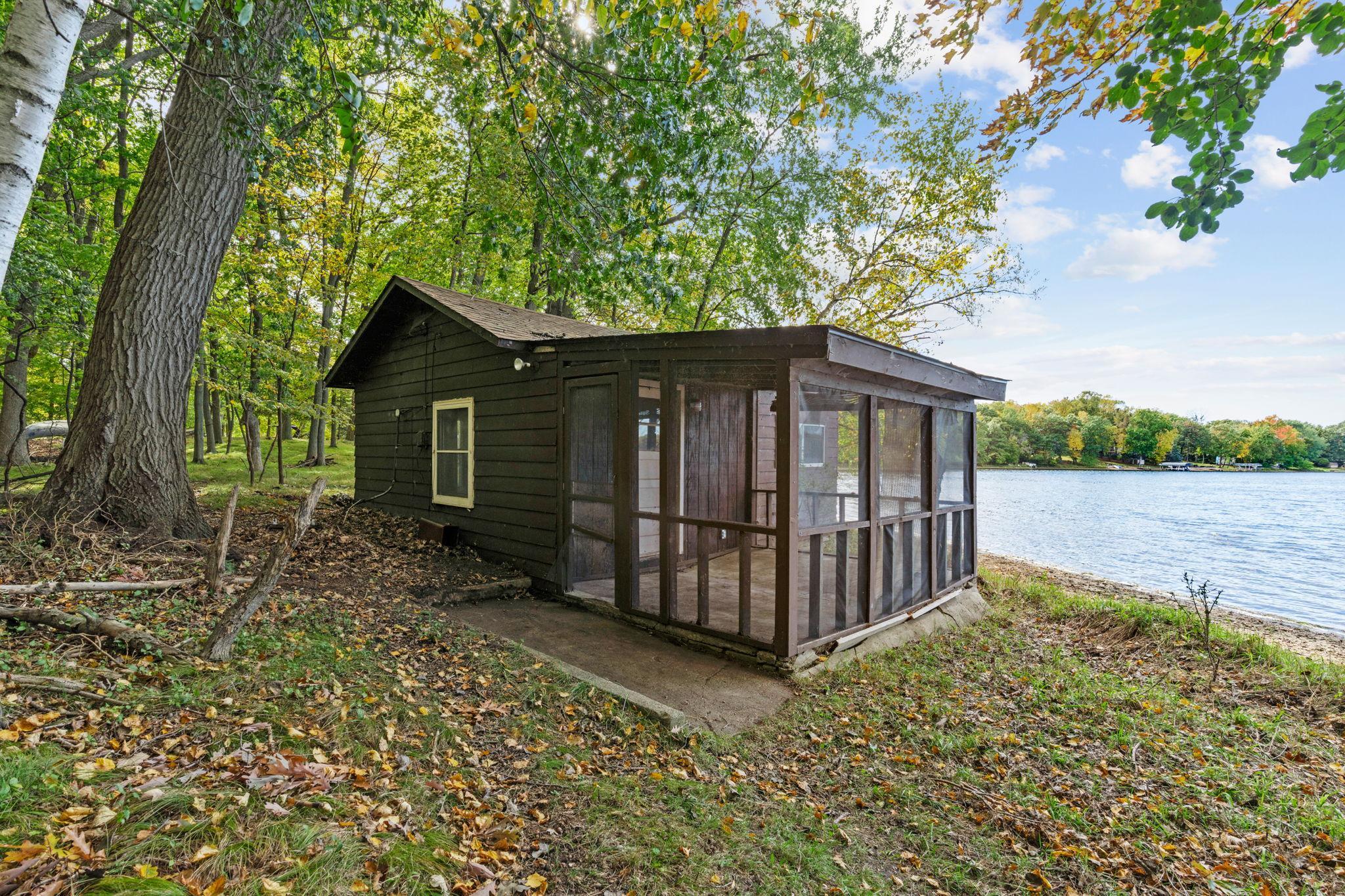 8274 Hidden Bay Trail N Property Photo 26