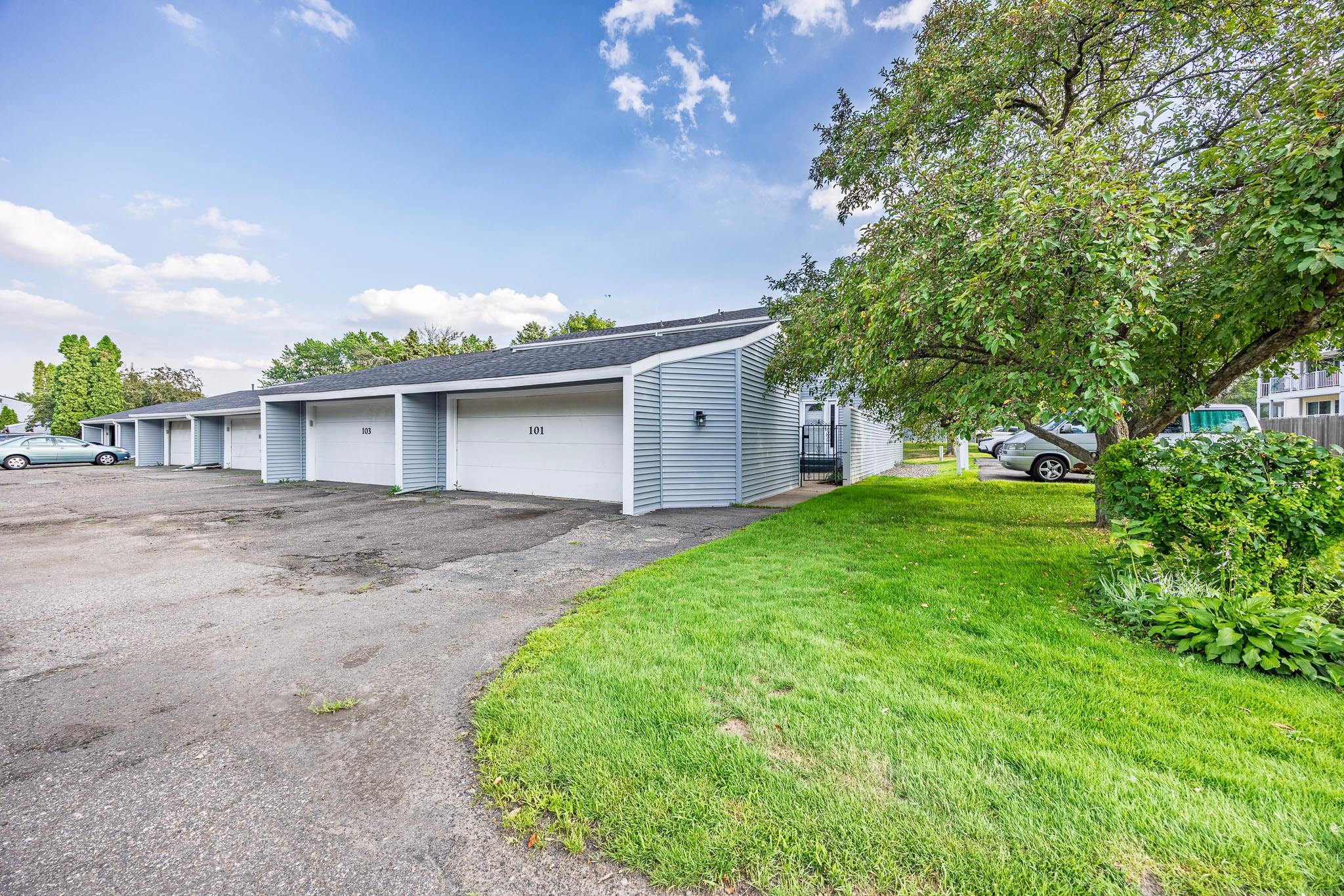 101 Canabury Court Property Photo 1