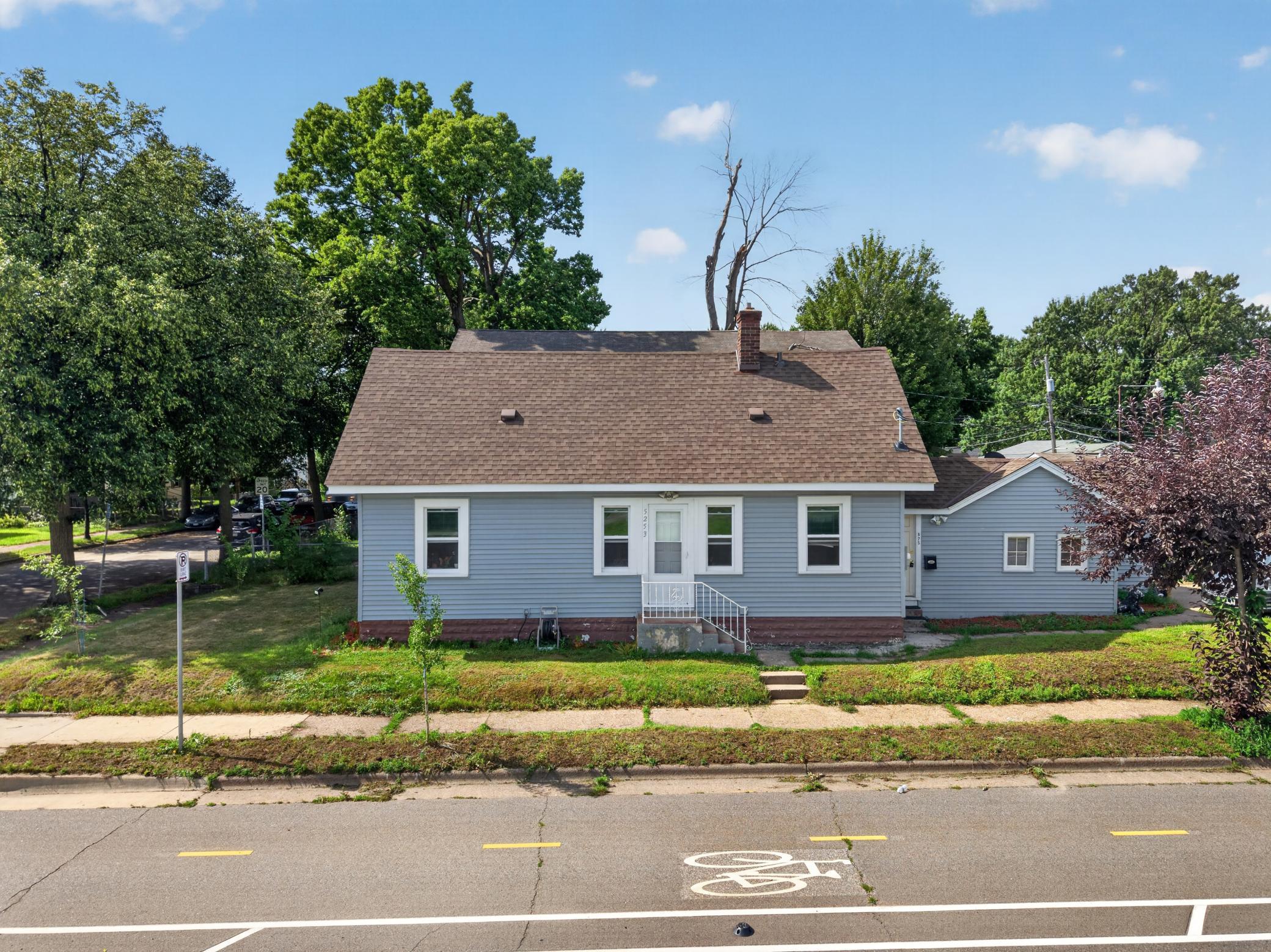 5253 N 6th Street Property Photo 16