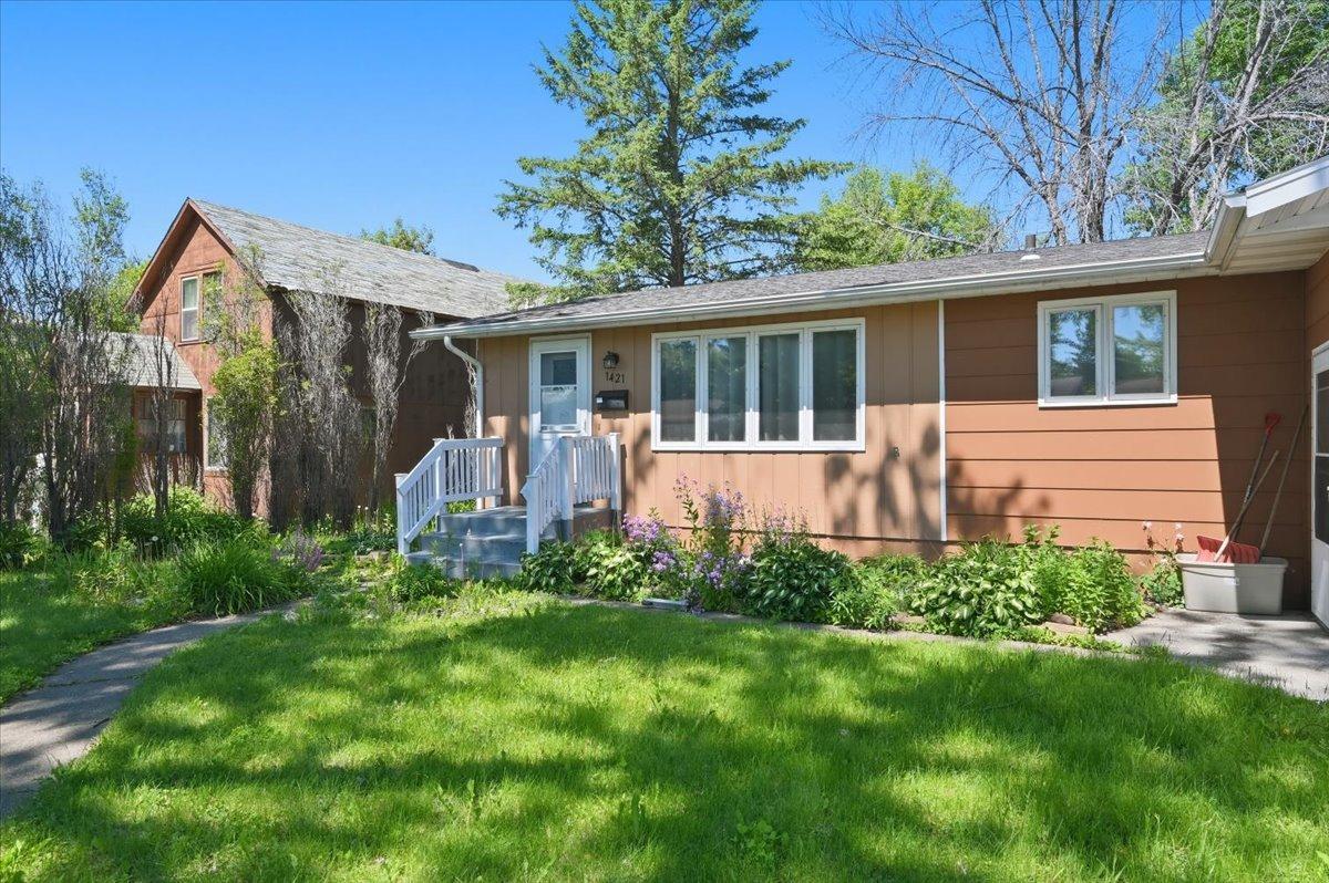 1421 & 1425 E 5th Street Property Photo 4