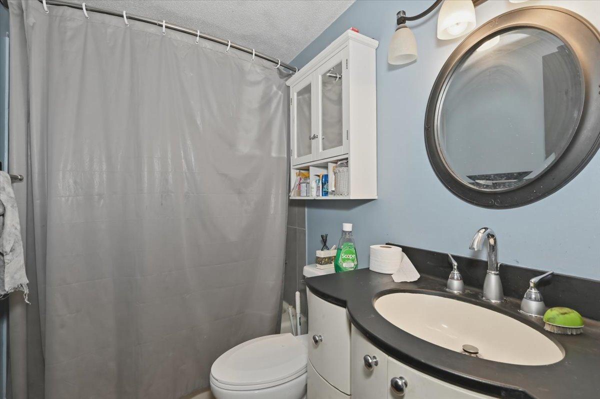1421 & 1425 E 5th Street Property Photo 9