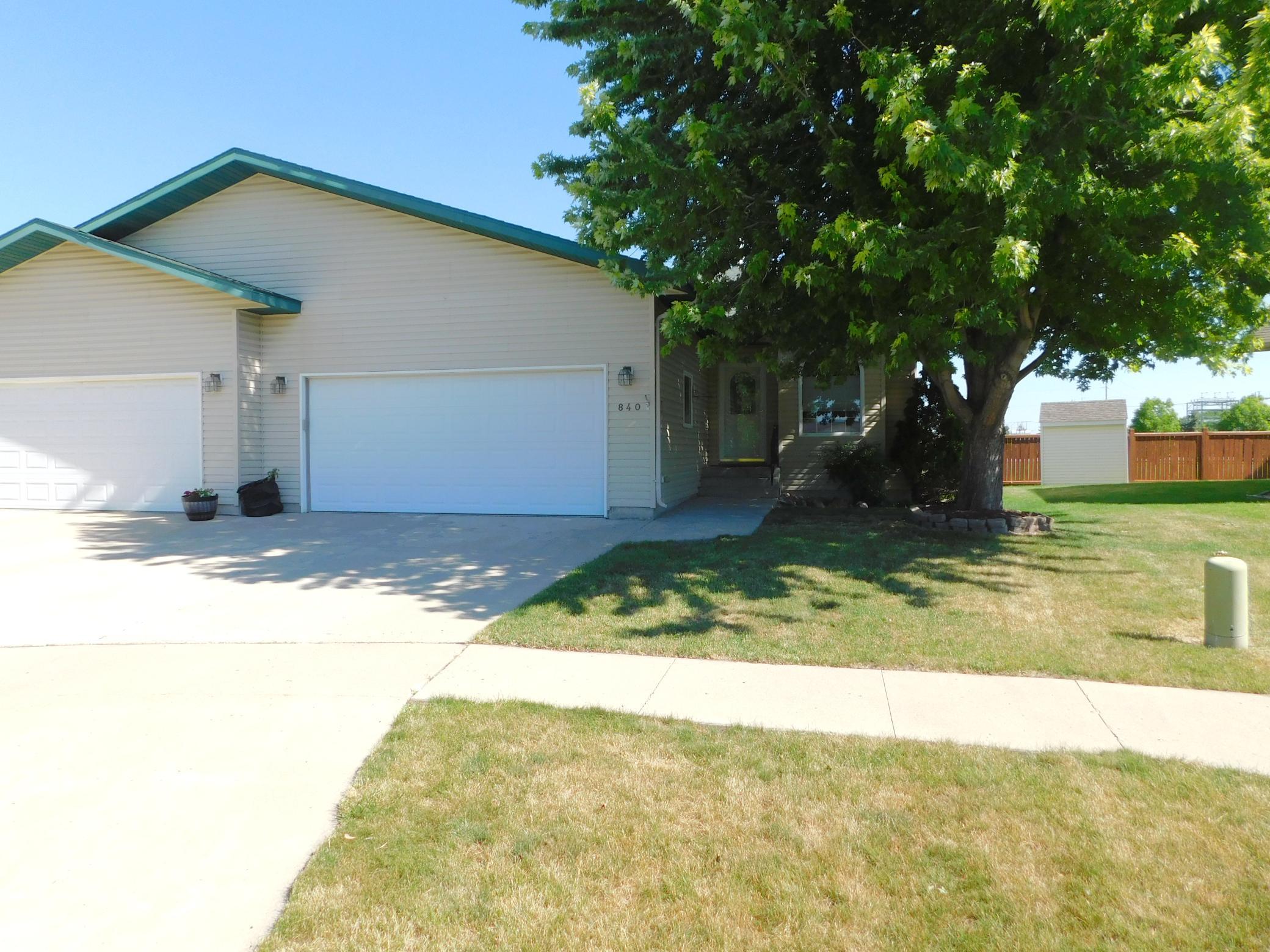 840 Lakeridge Place Property Photo 1