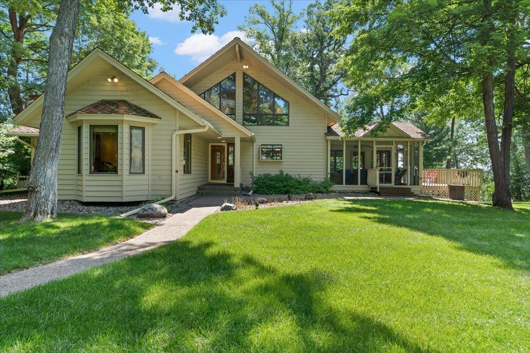8882 Interlachen Road Property Photo 4