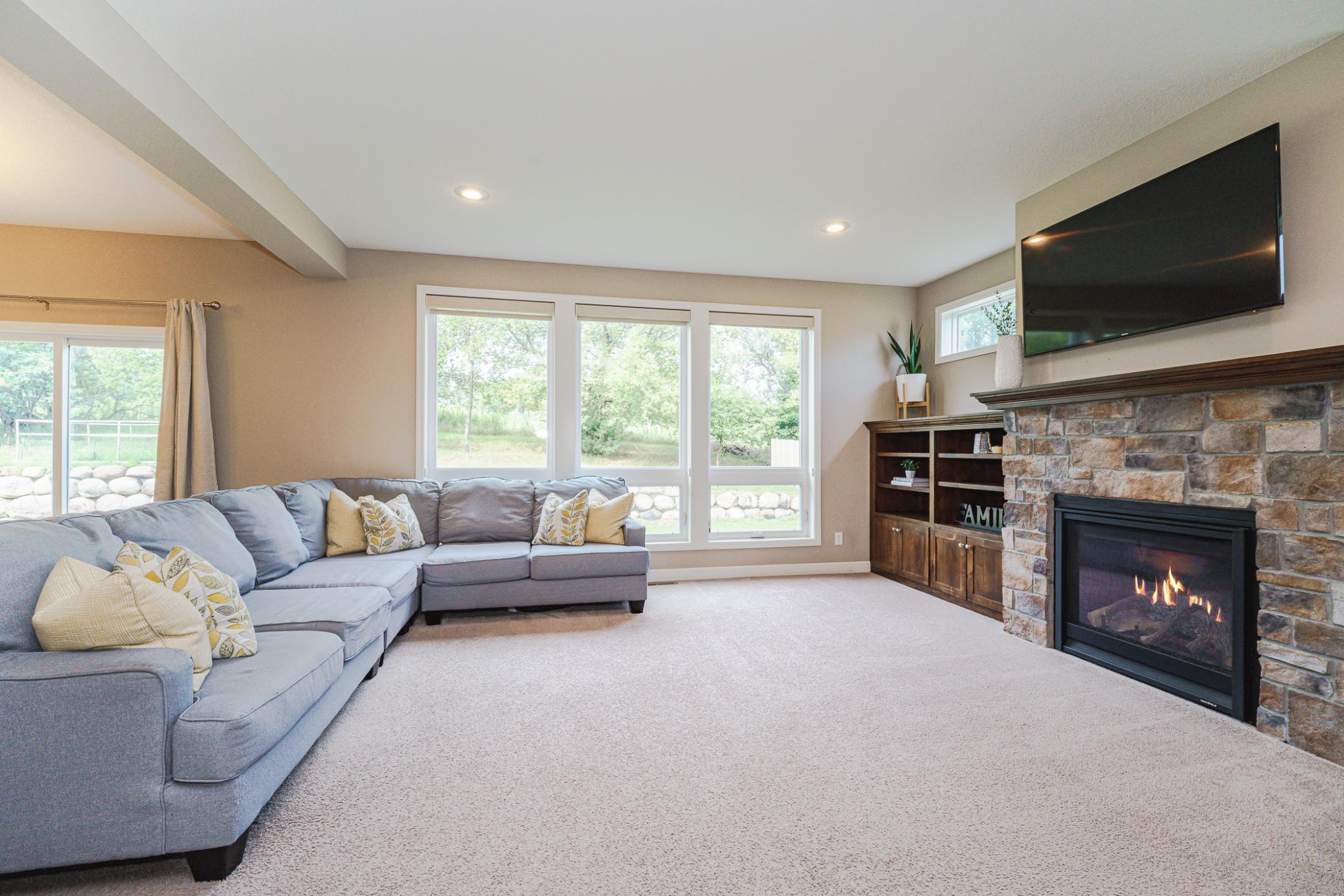 15224 Valley View Drive Property Photo 4