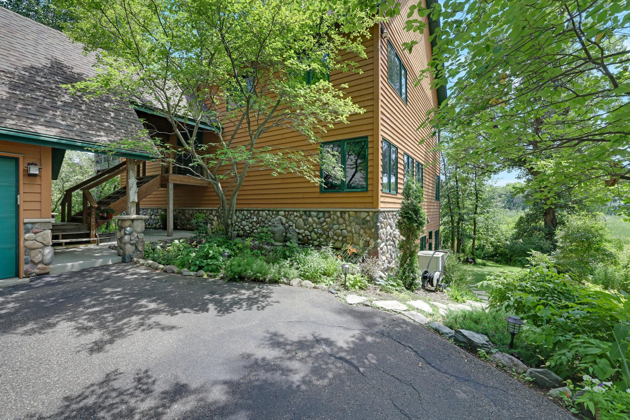 502 Shoreline Drive Property Photo 2