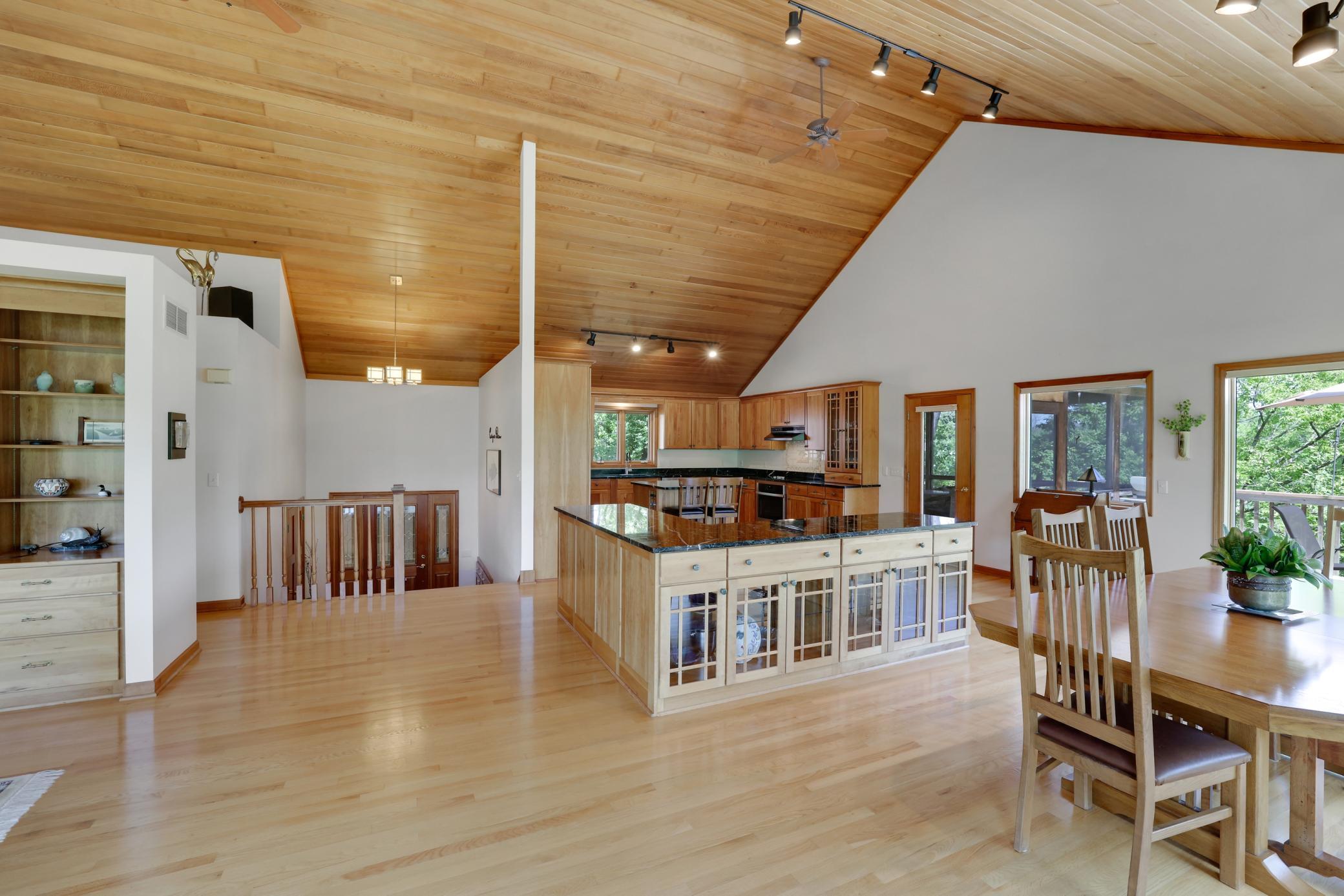 502 Shoreline Drive Property Photo 4