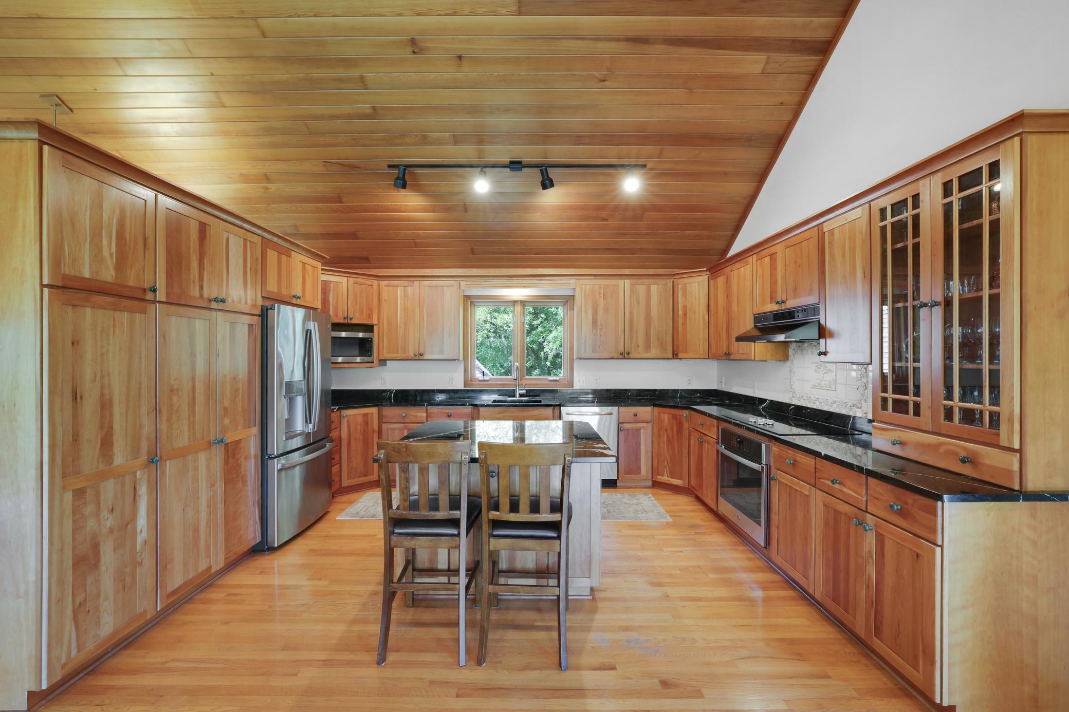 502 Shoreline Drive Property Photo 6