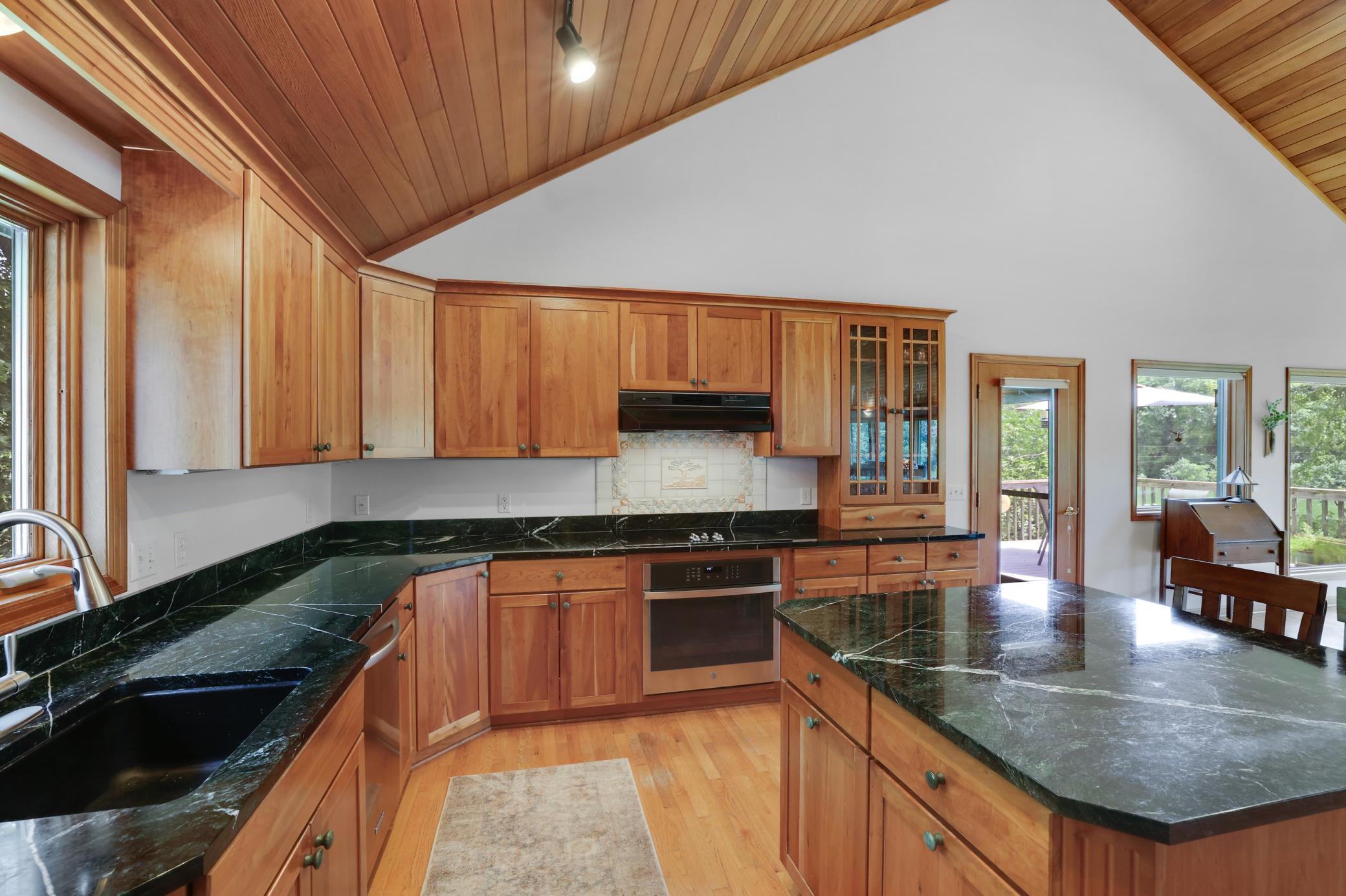502 Shoreline Drive Property Photo 7