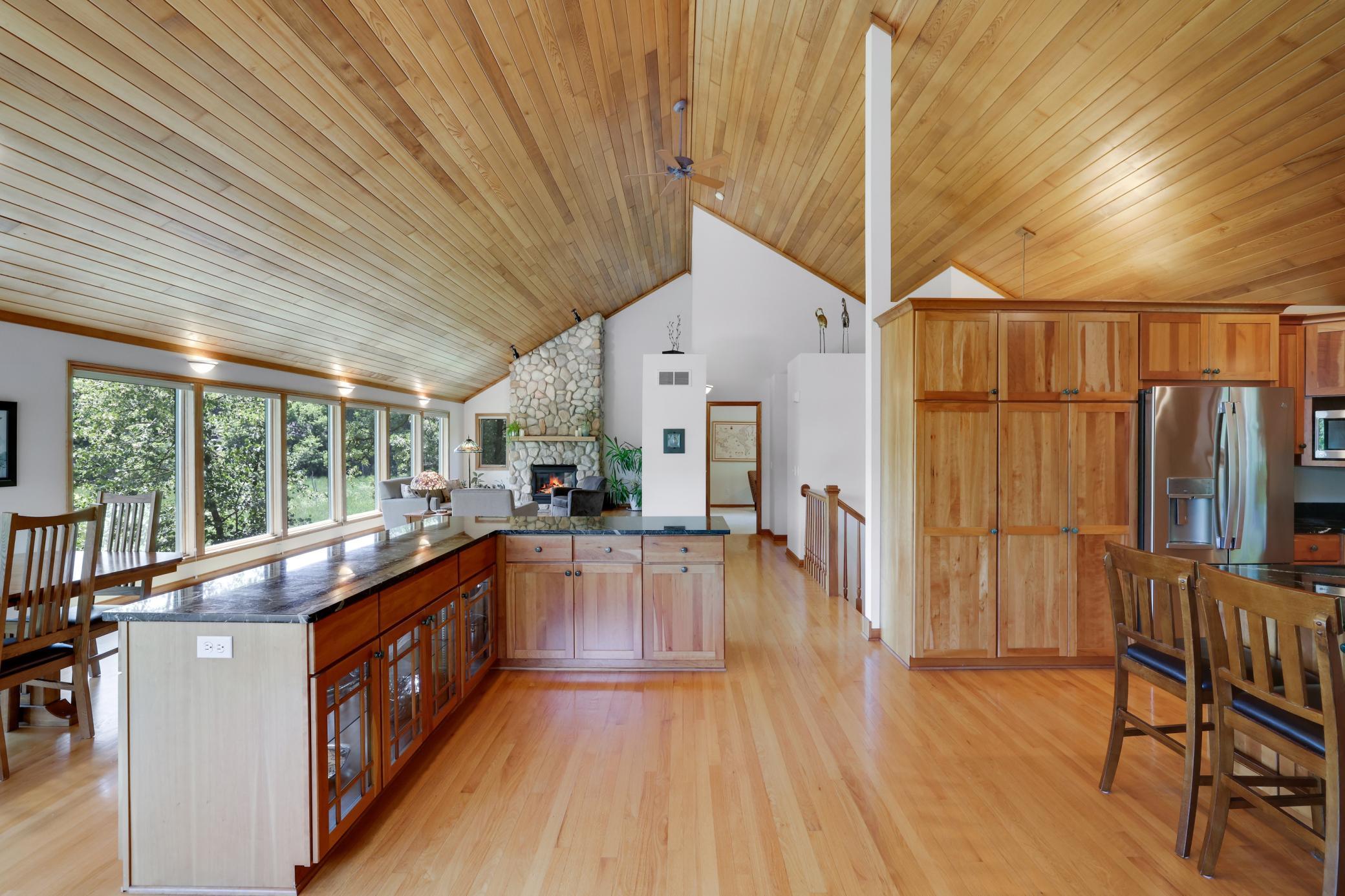 502 Shoreline Drive Property Photo 9
