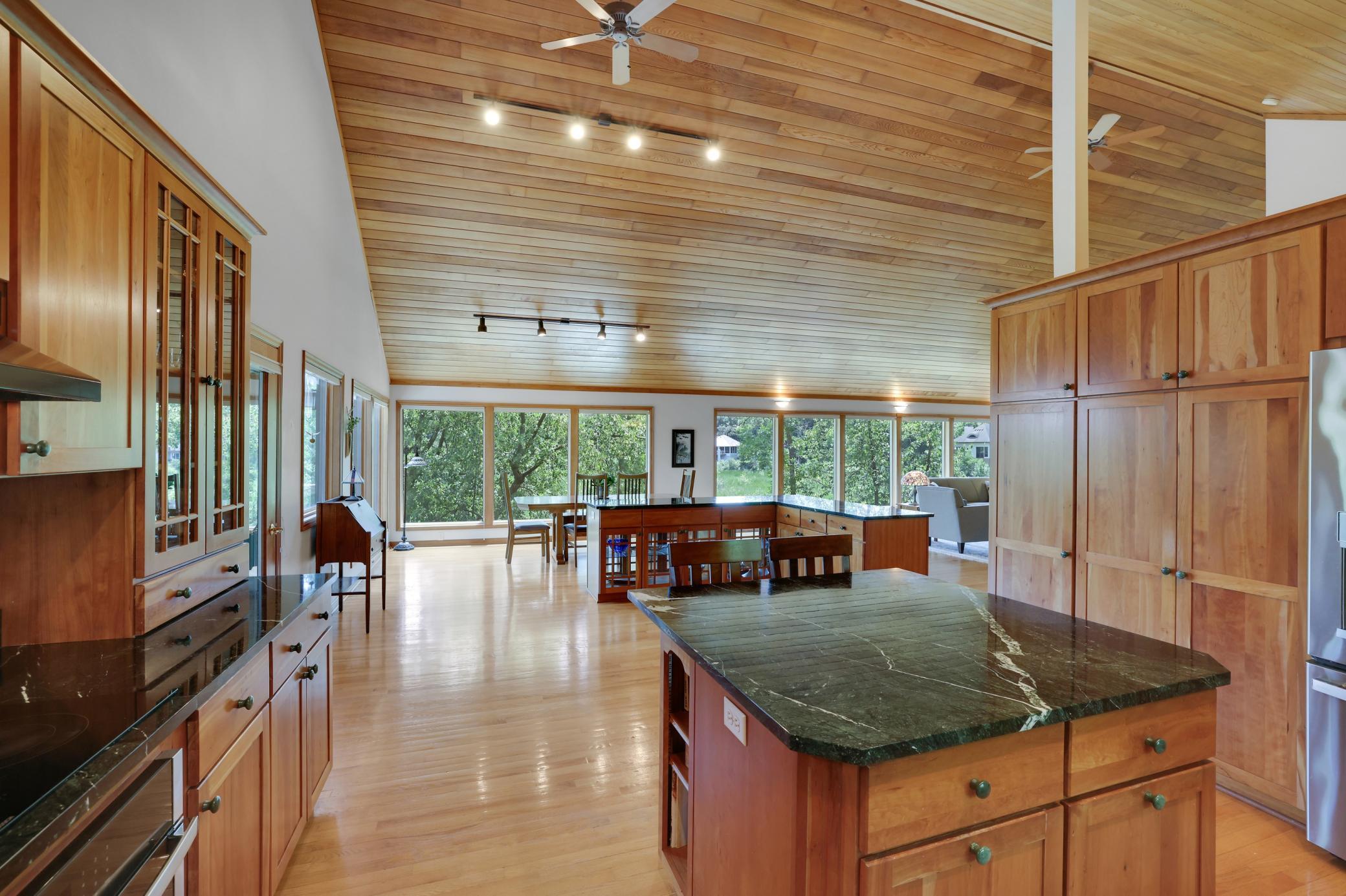 502 Shoreline Drive Property Photo 10