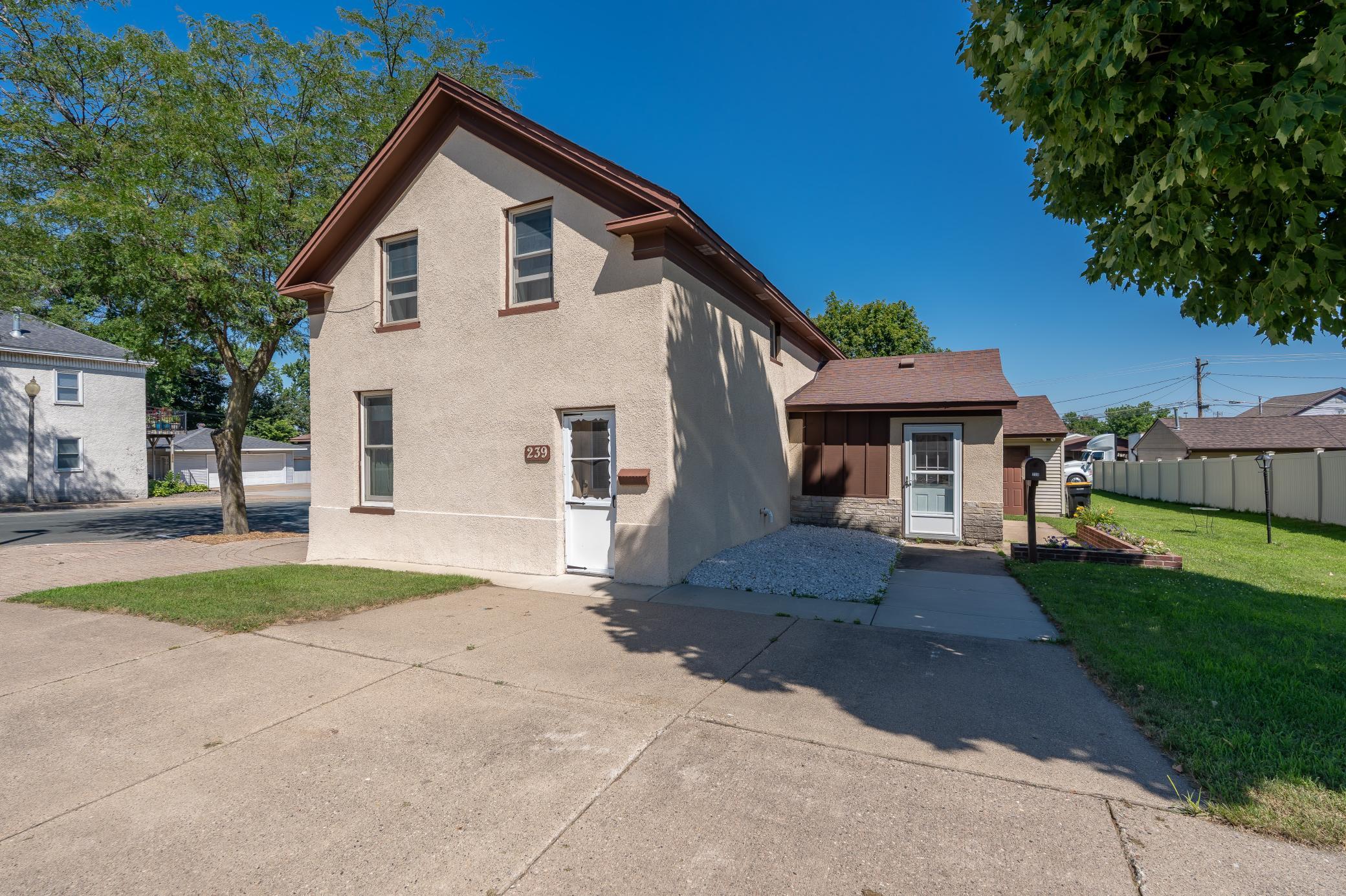 239 3rd Avenue W Property Photo 1