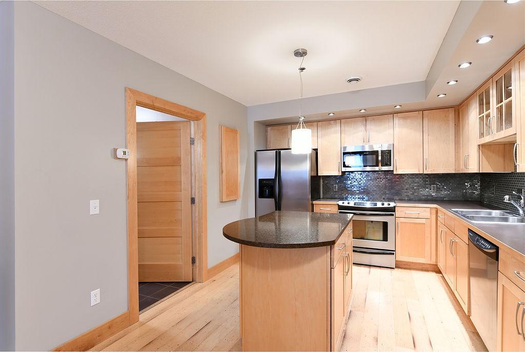 319 Broadway N 305 Property Photo 5