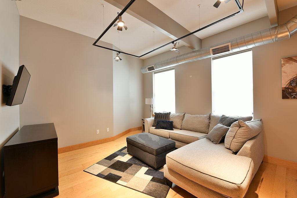 319 Broadway N 305 Property Photo 12