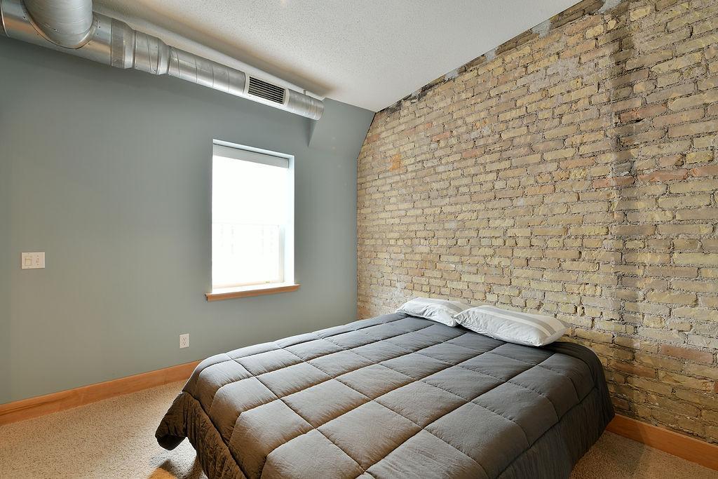 319 Broadway N 305 Property Photo 14