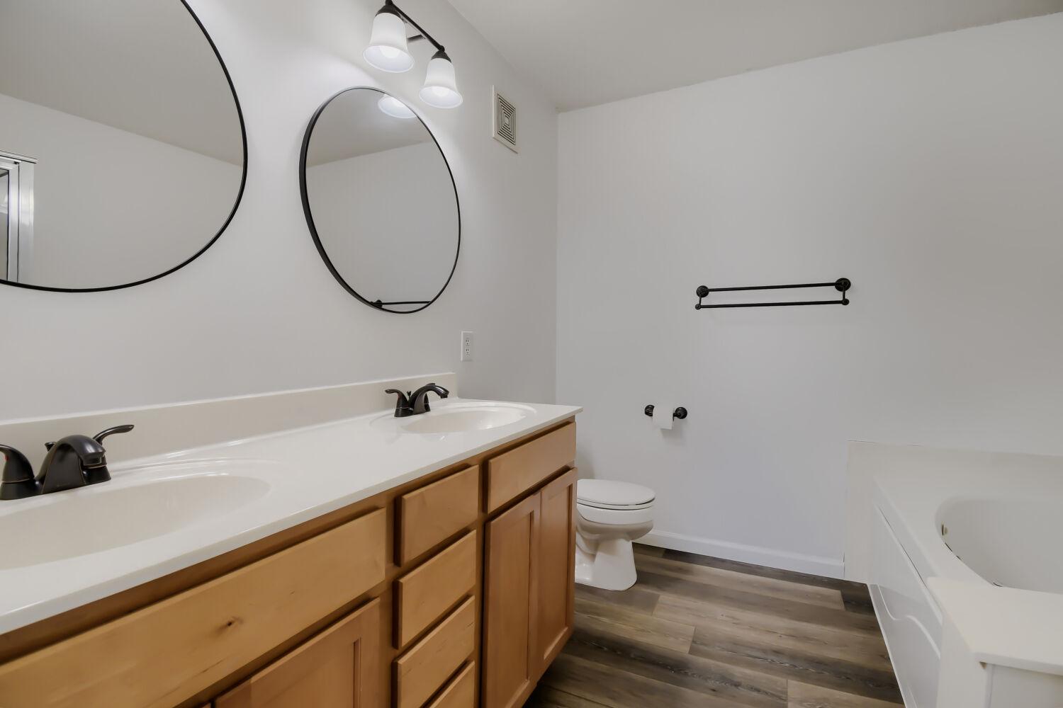 4360 Empress Drive N 1 Property Photo 14