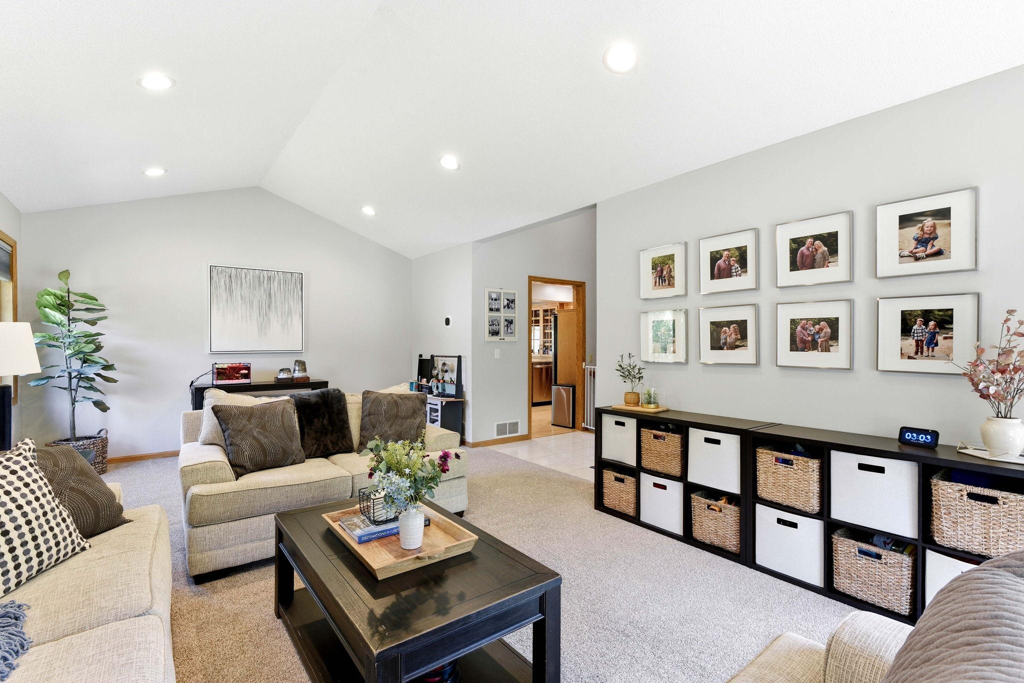 313 Wyndham Circle W Property Photo 8