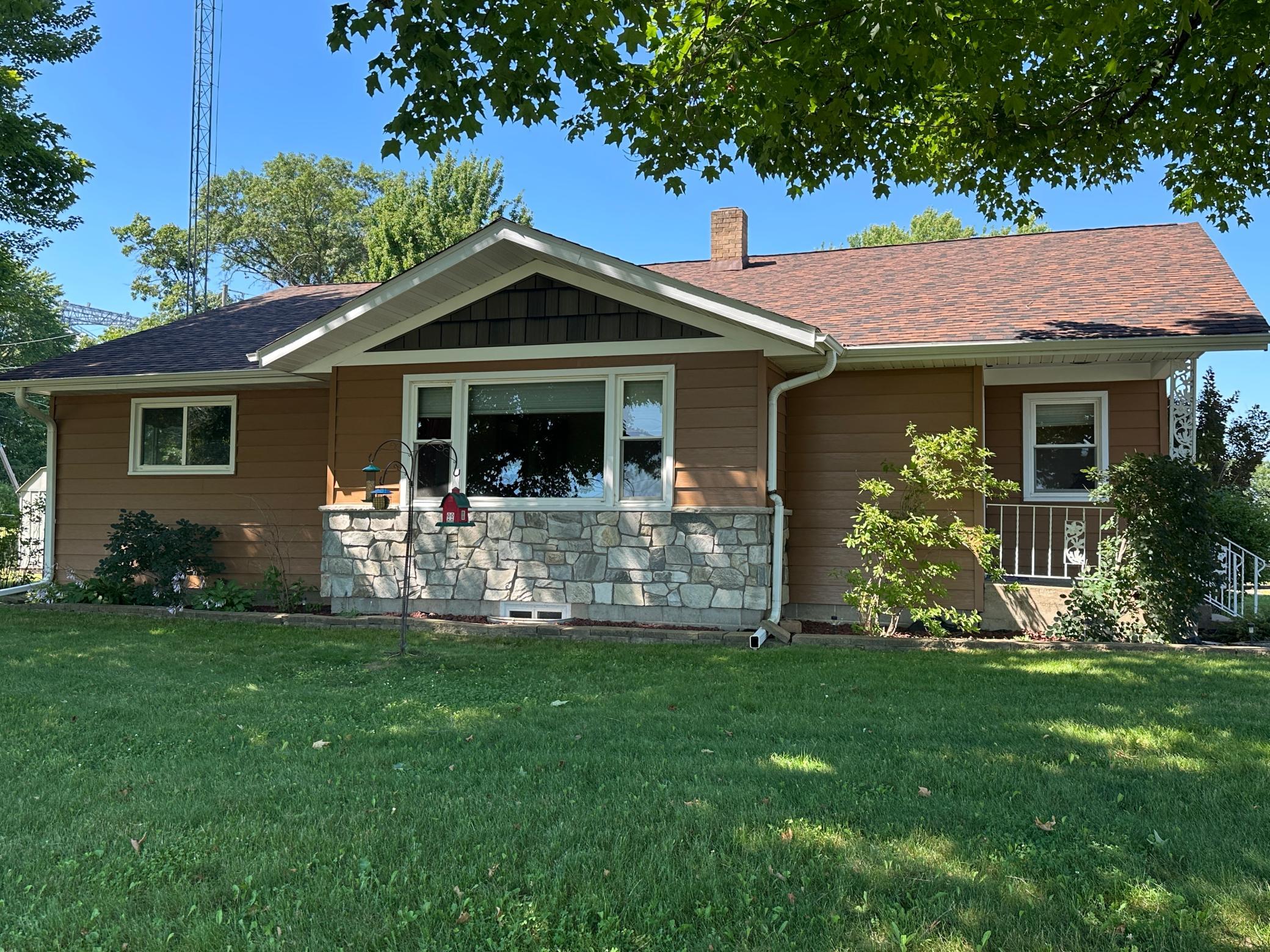 E910 Cedar Road Property Photo 2