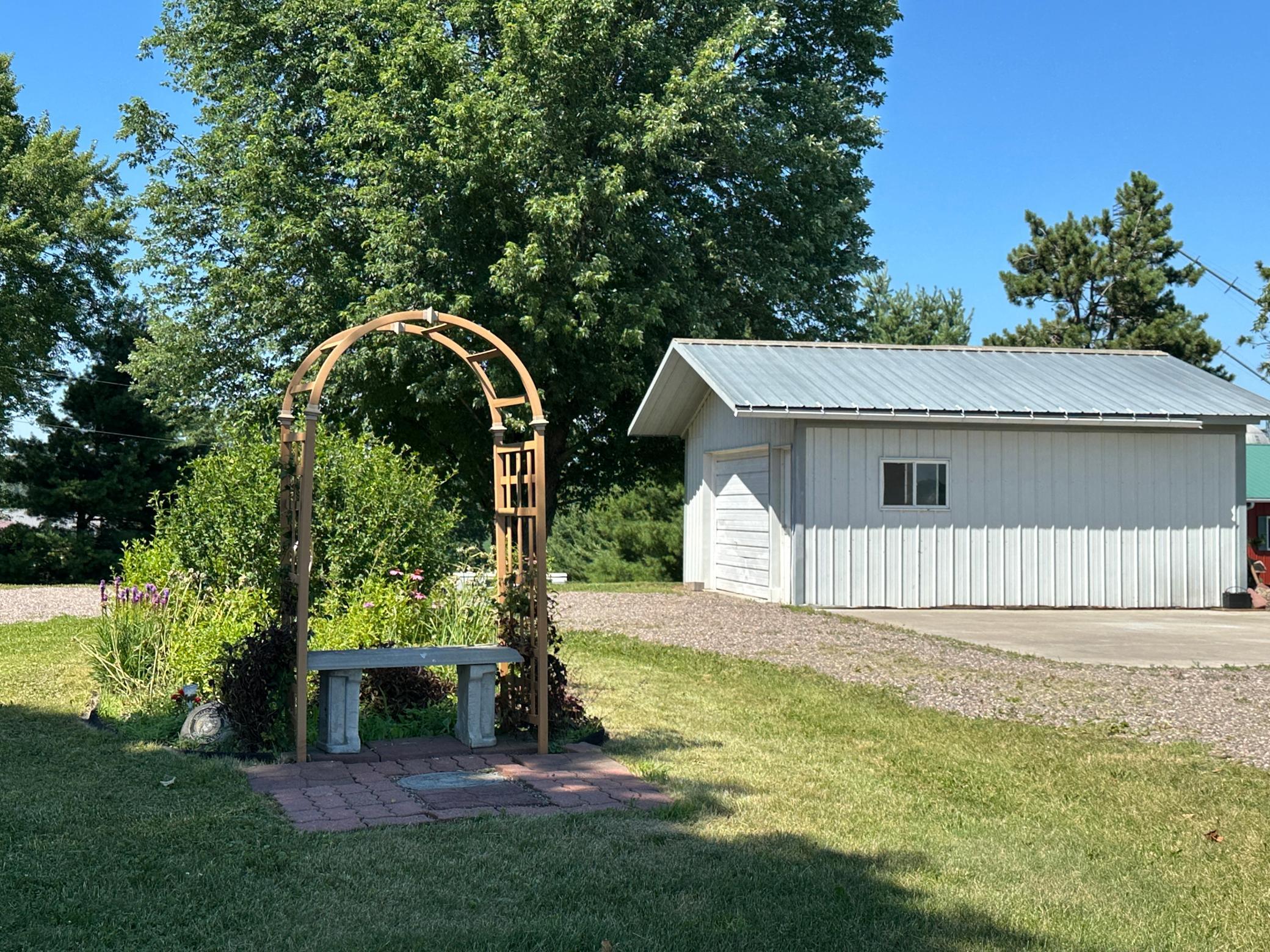 E910 Cedar Road Property Photo 8