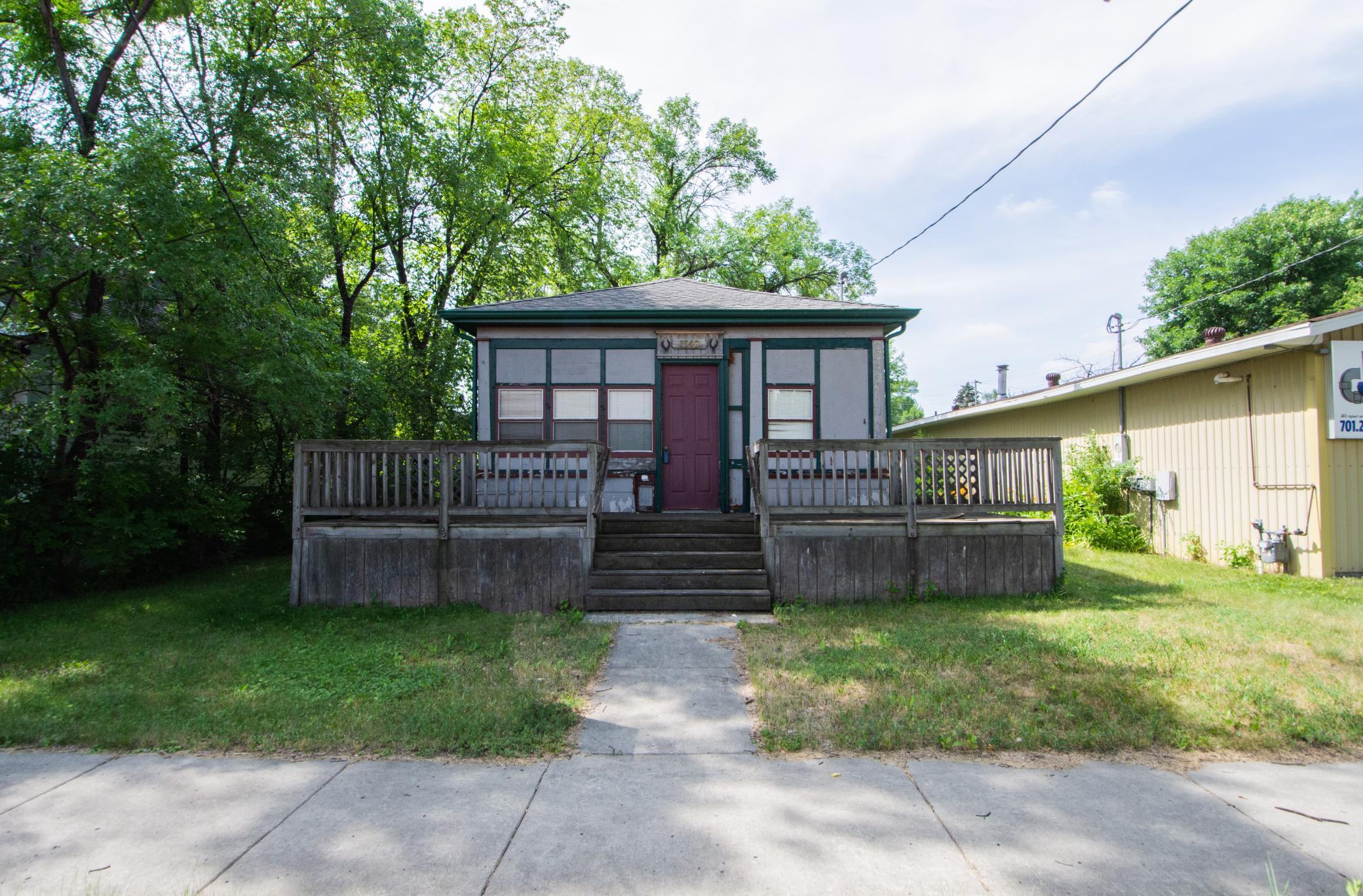 1340 4th Avenue N Property Photo 1