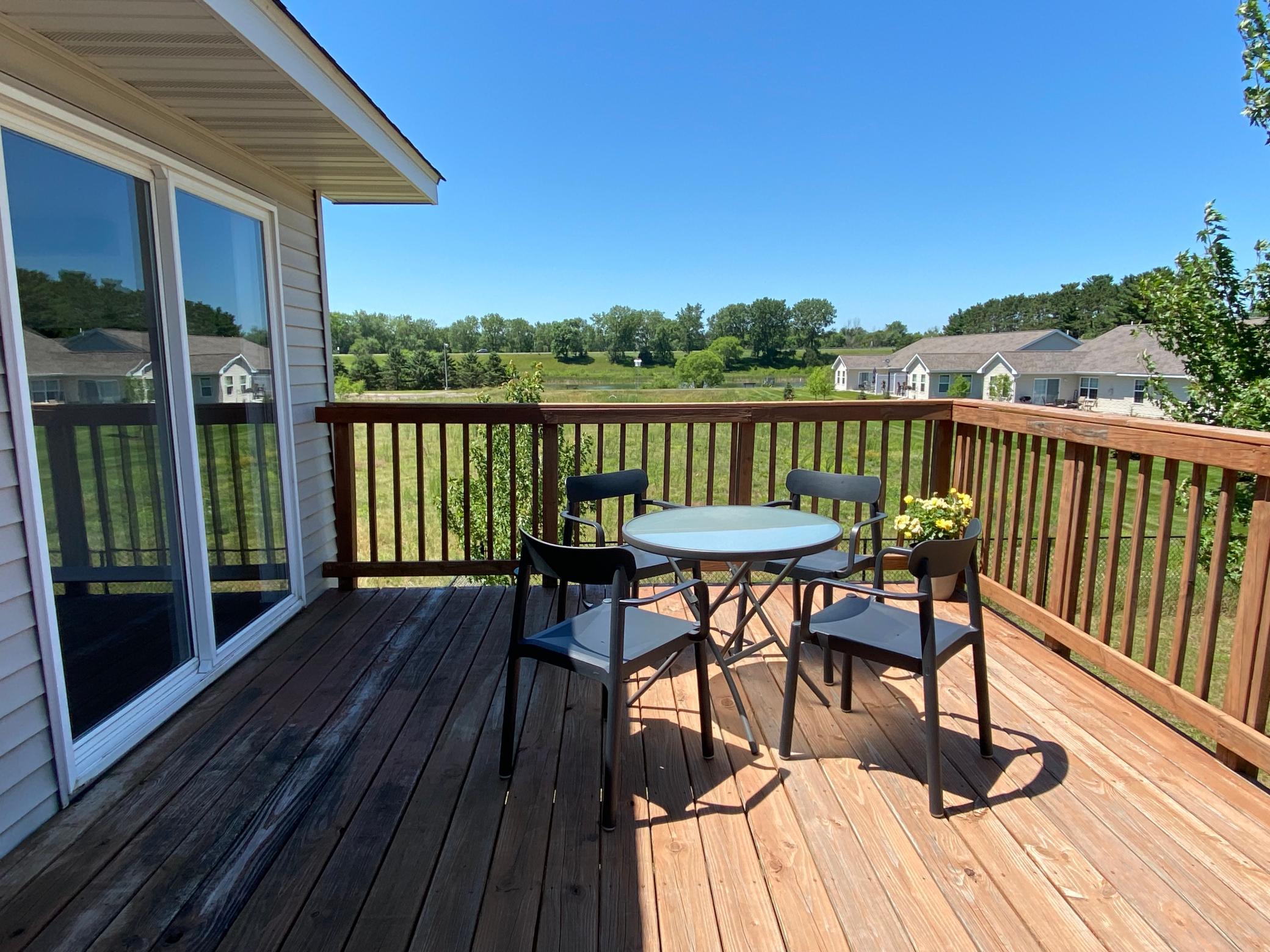 1404 Meadow View Drive Property Photo 3