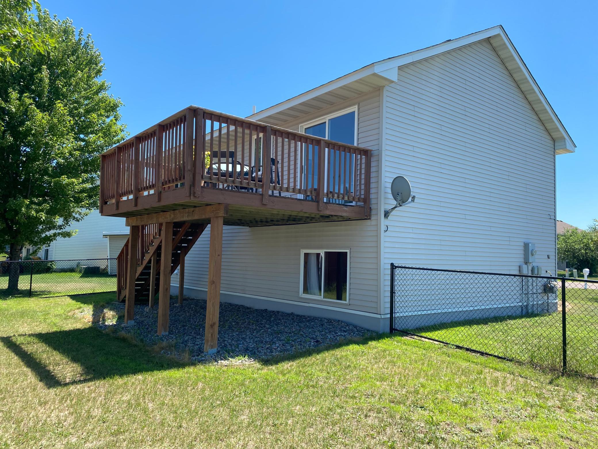 1404 Meadow View Drive Property Photo 5