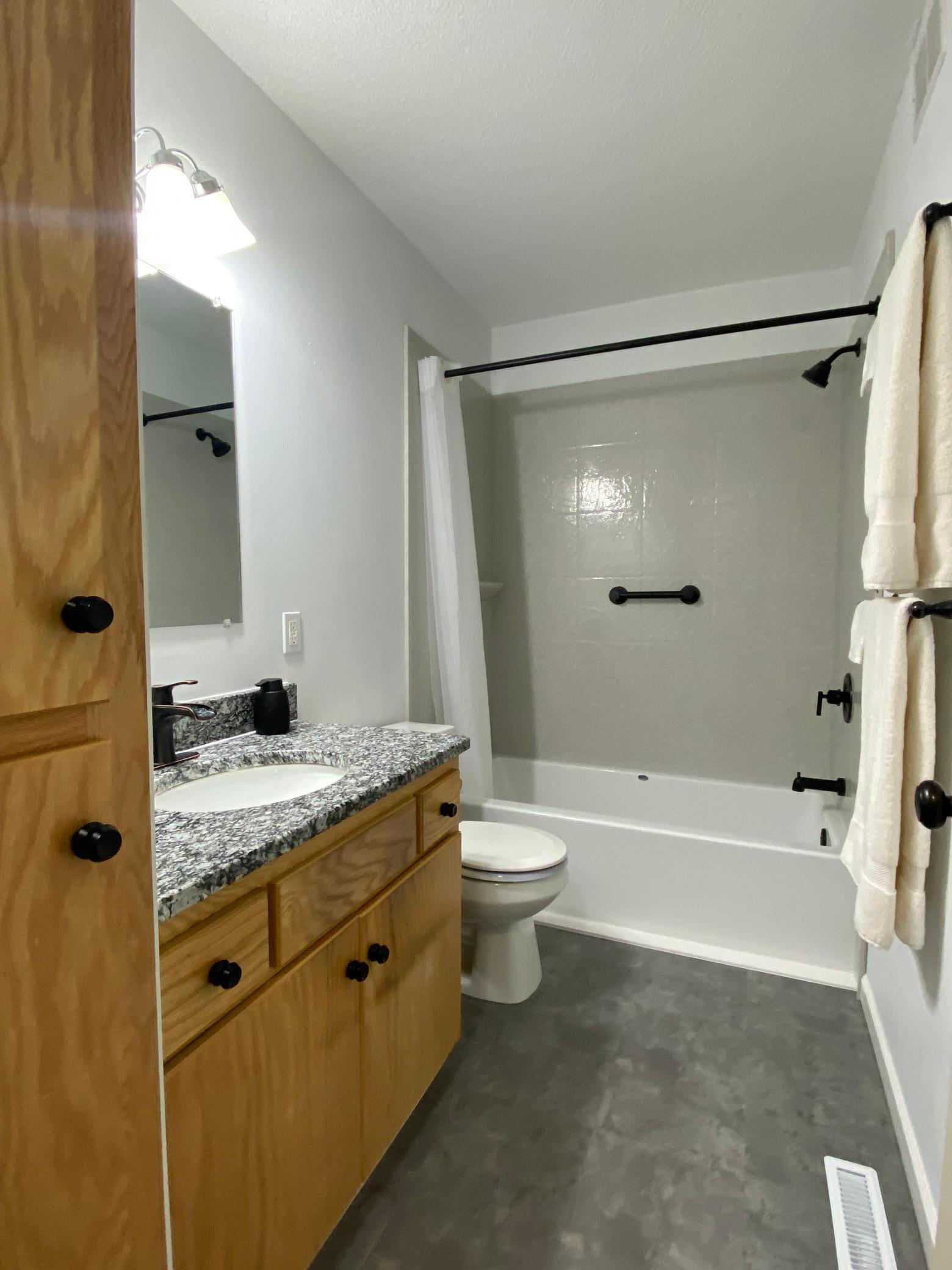 1404 Meadow View Drive Property Photo 15