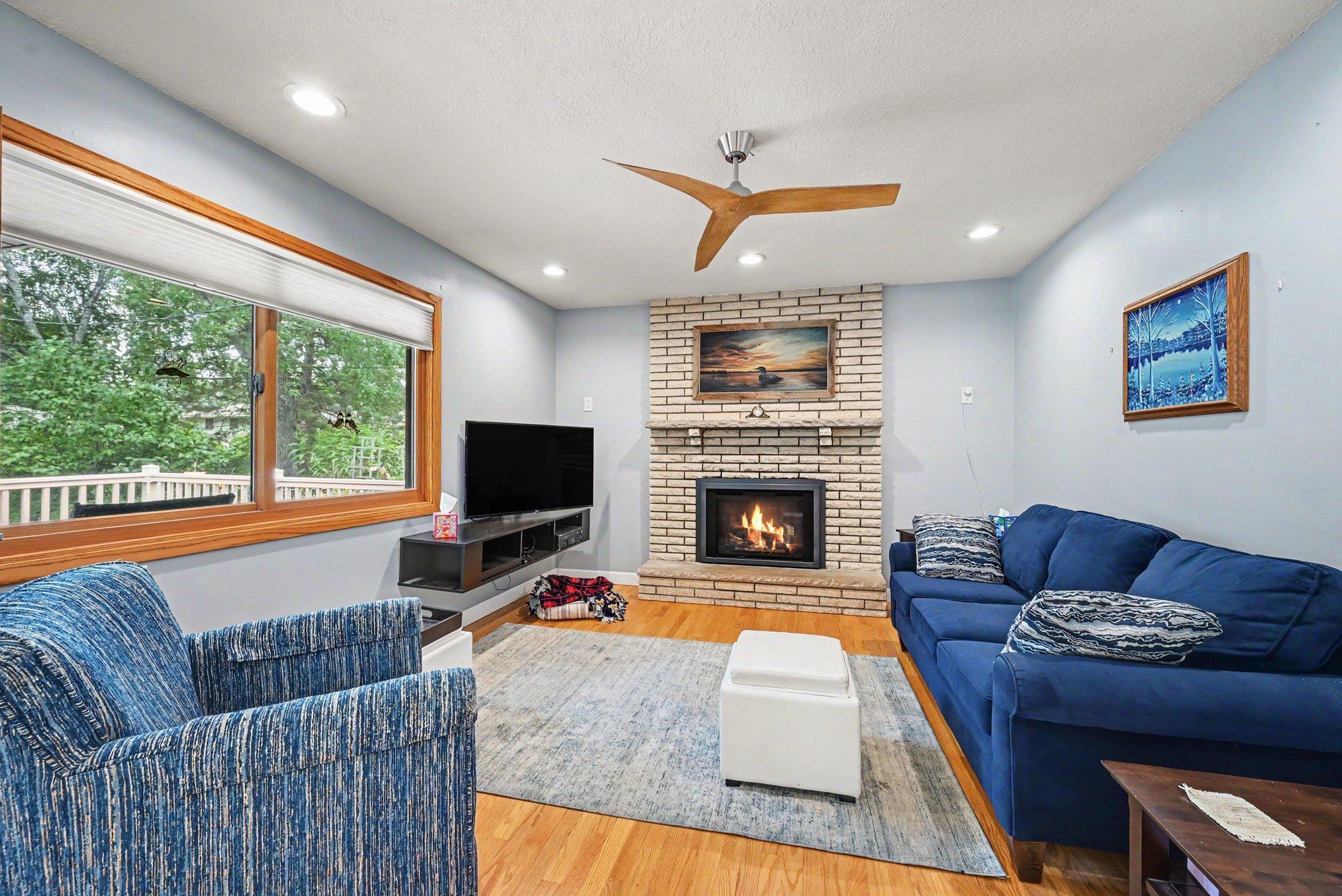 1201 County Road B2 W Property Photo 6