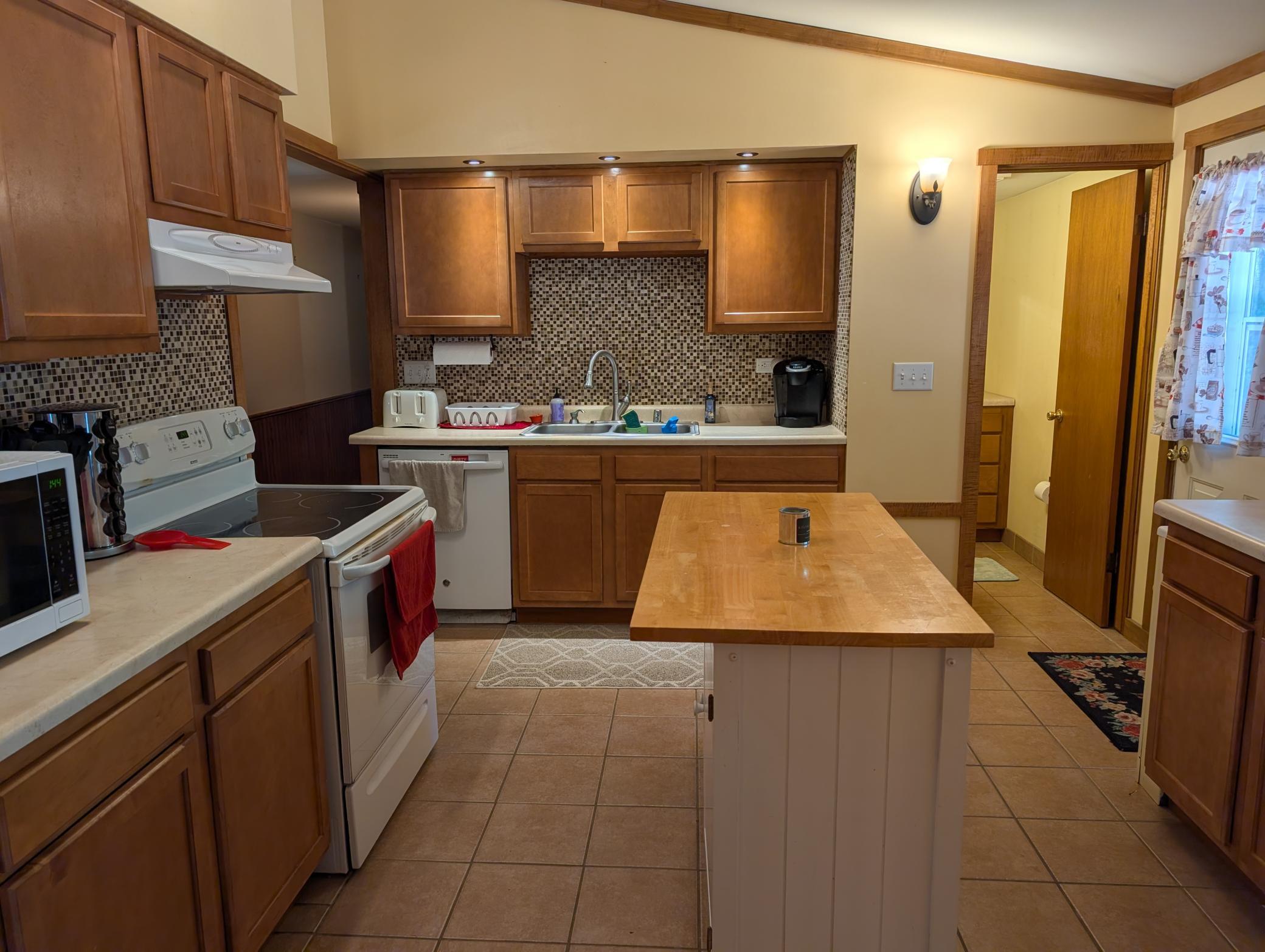 214 Shorewood Drive Property Photo 6
