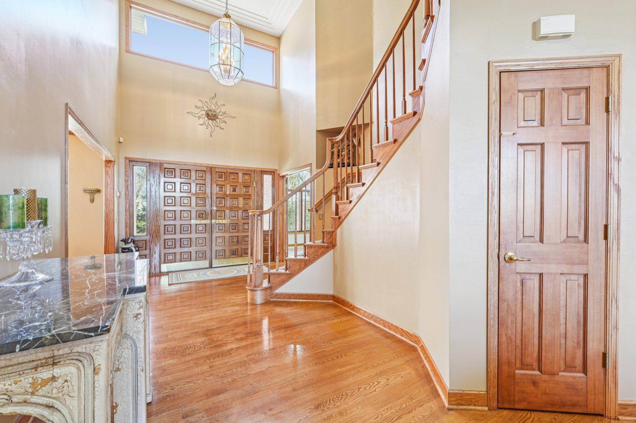 18685 Highview Avenue Property Photo 6