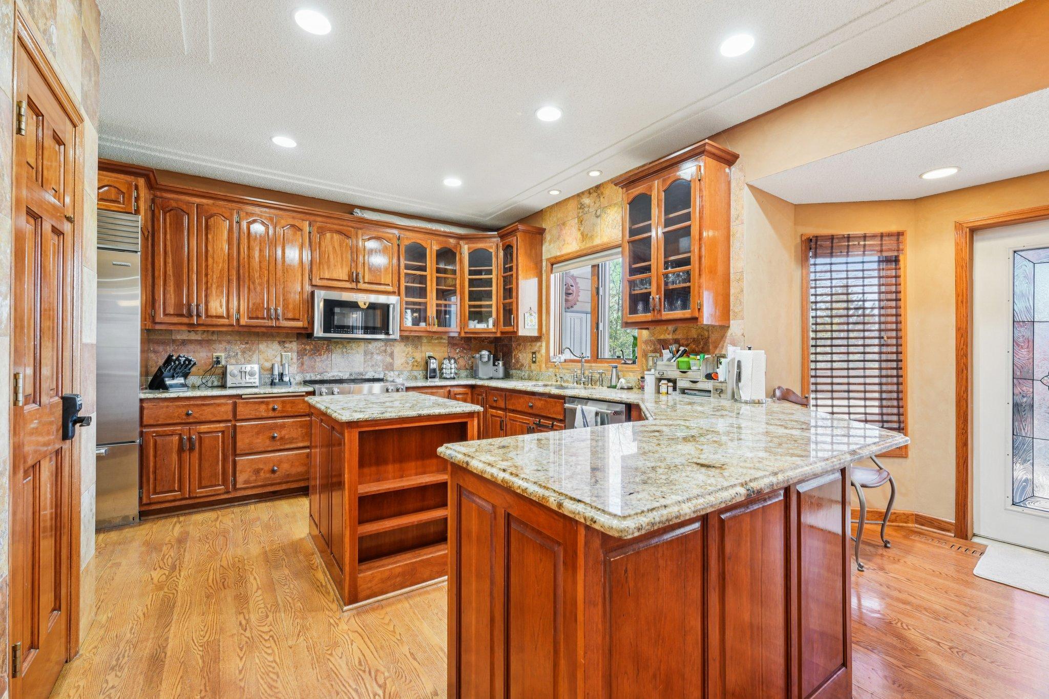 18685 Highview Avenue Property Photo 10