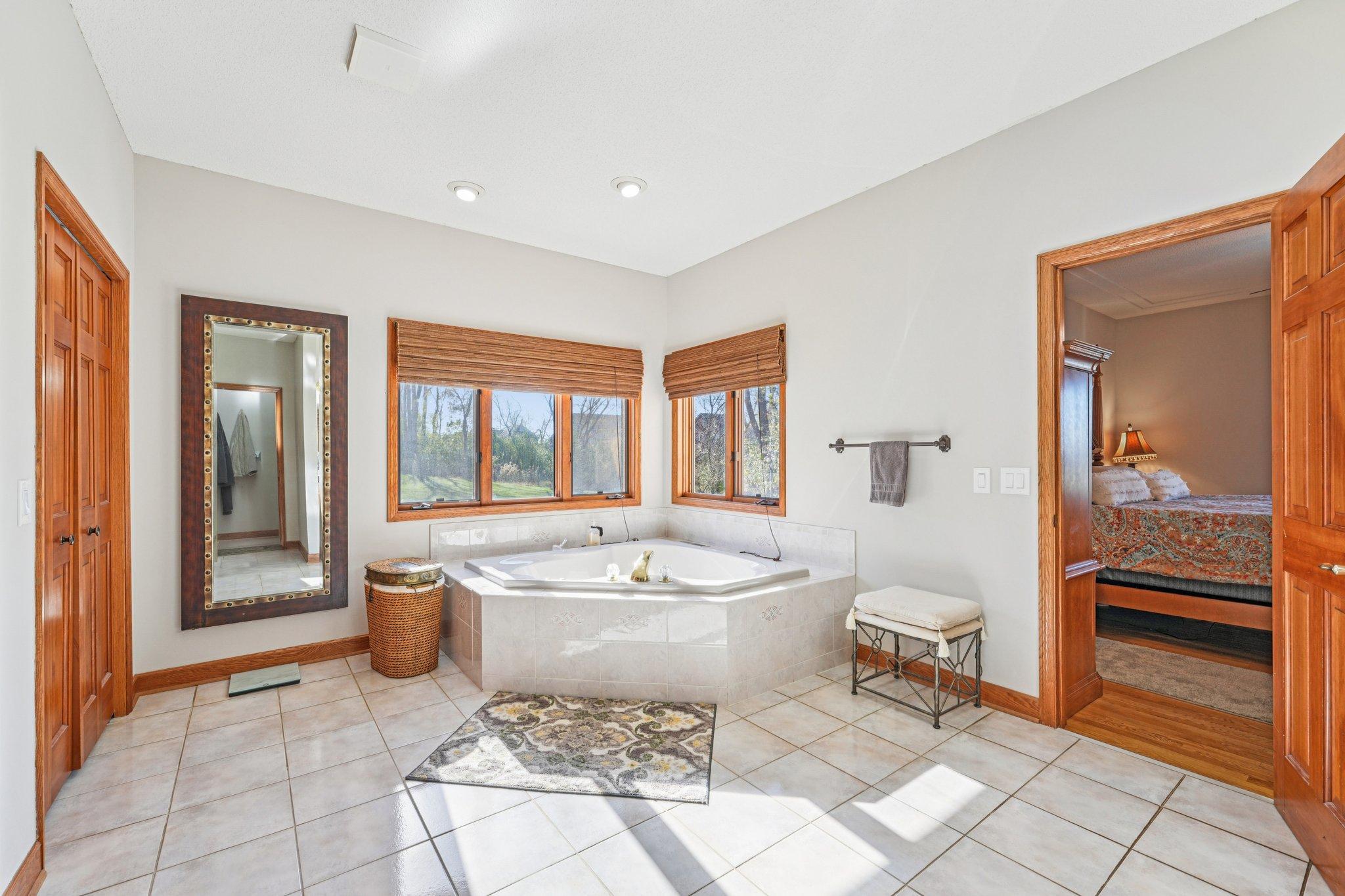18685 Highview Avenue Property Photo 18