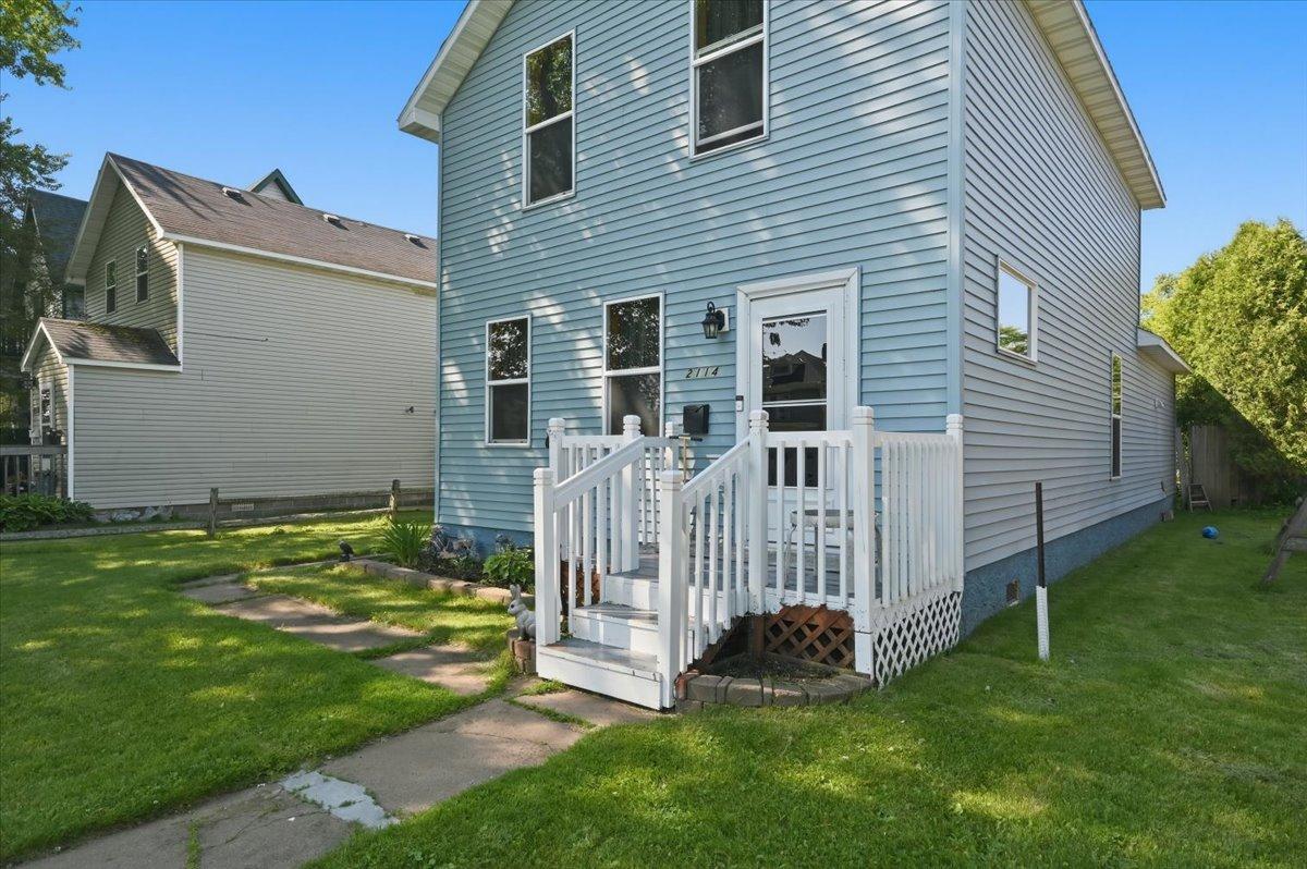 2114 E 6th Street Property Photo 4