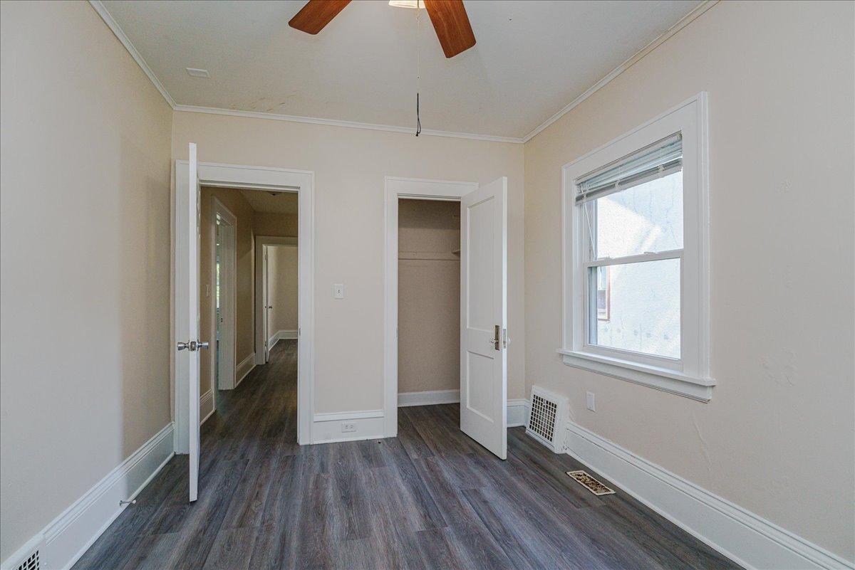 1710 N Newton Avenue N Property Photo 13