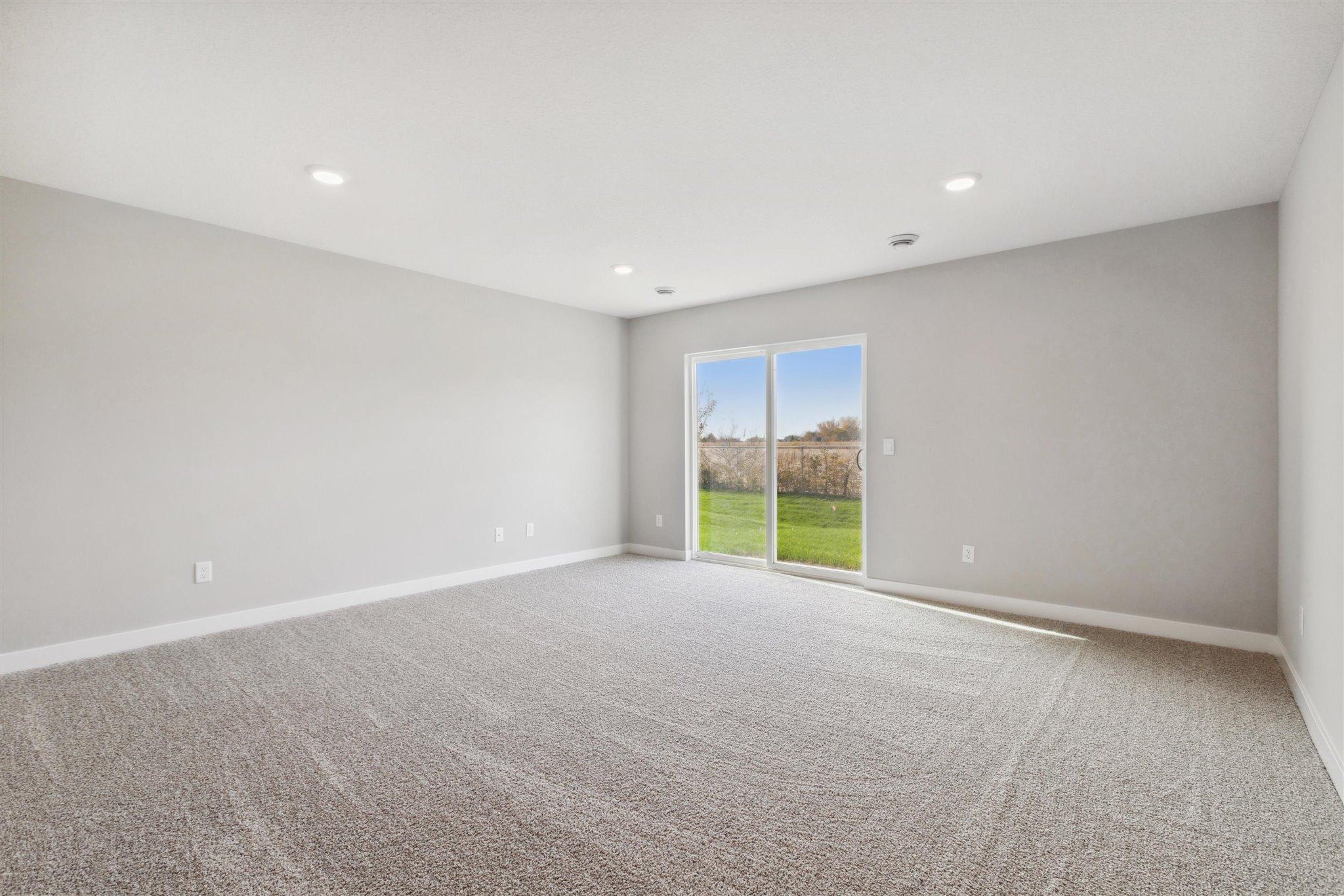 1656 Shasta Drive Property Photo 12