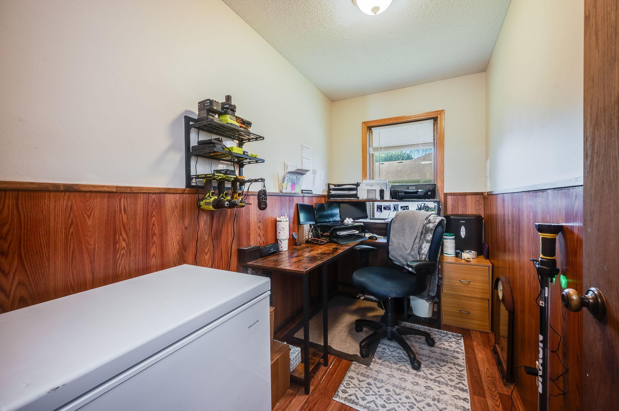 1735 Orchid Drive N Property Photo 11