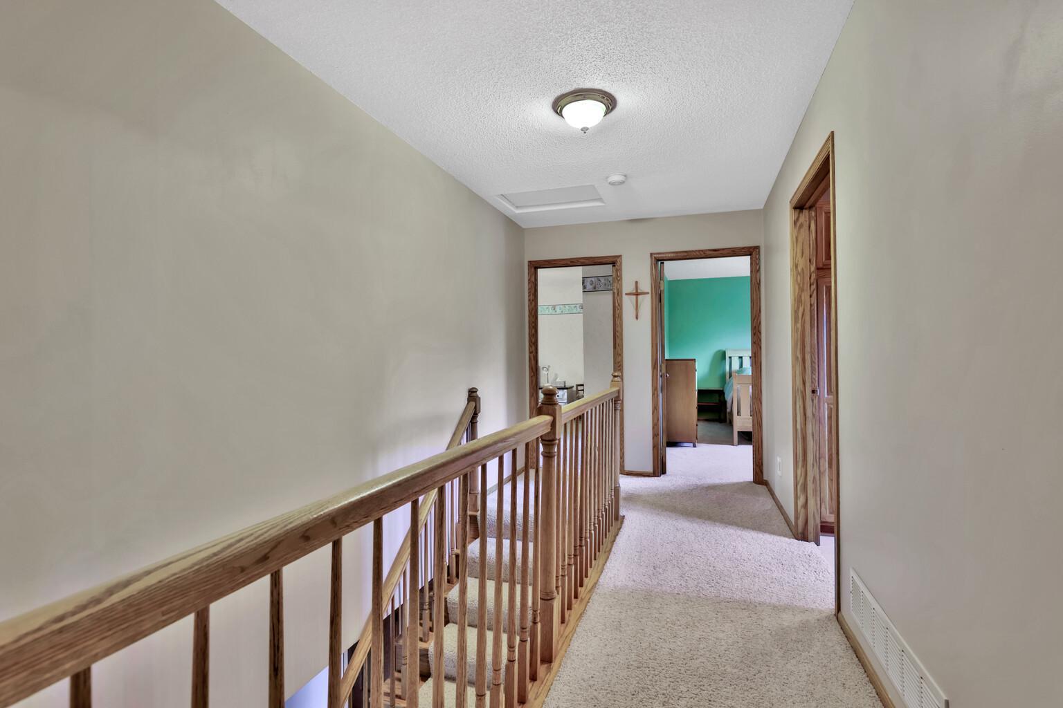 987 Demont Avenue E Property Photo 19