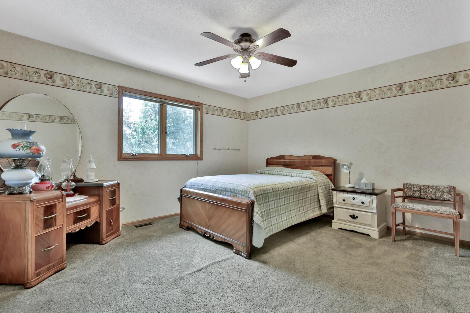 987 Demont Avenue E Property Photo 24