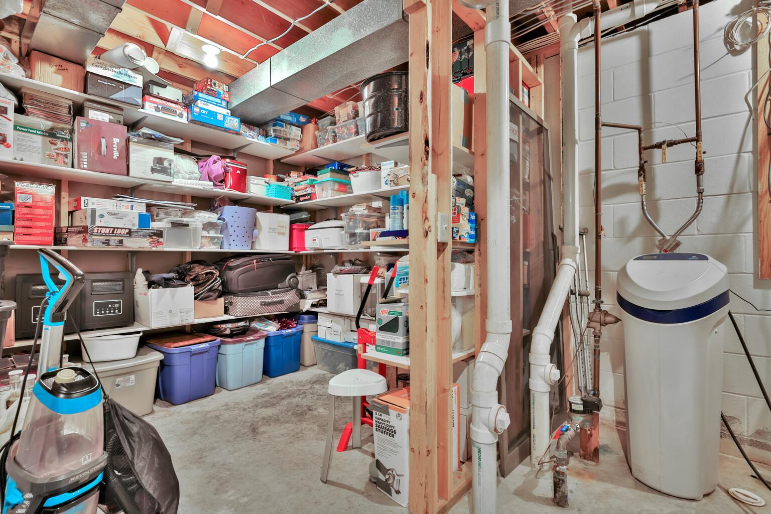 987 Demont Avenue E Property Photo 31