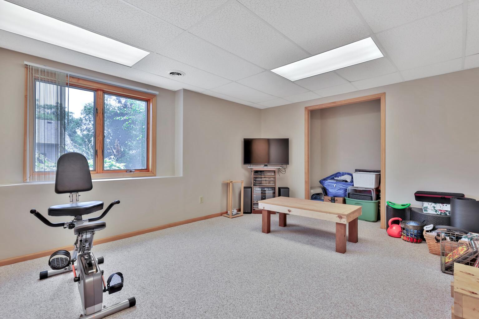 987 Demont Avenue E Property Photo 33