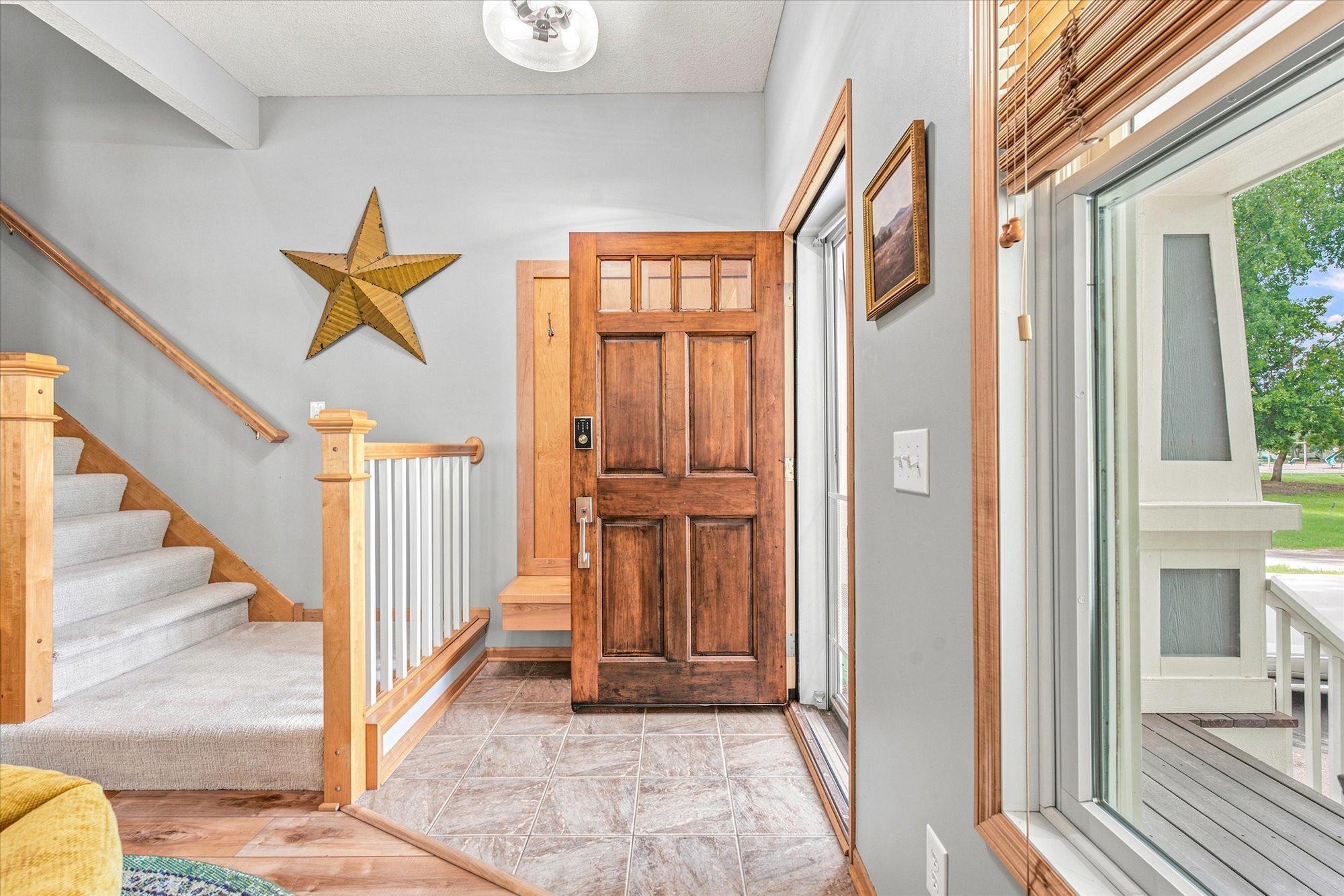 4377 Garden Way N Property Photo 6