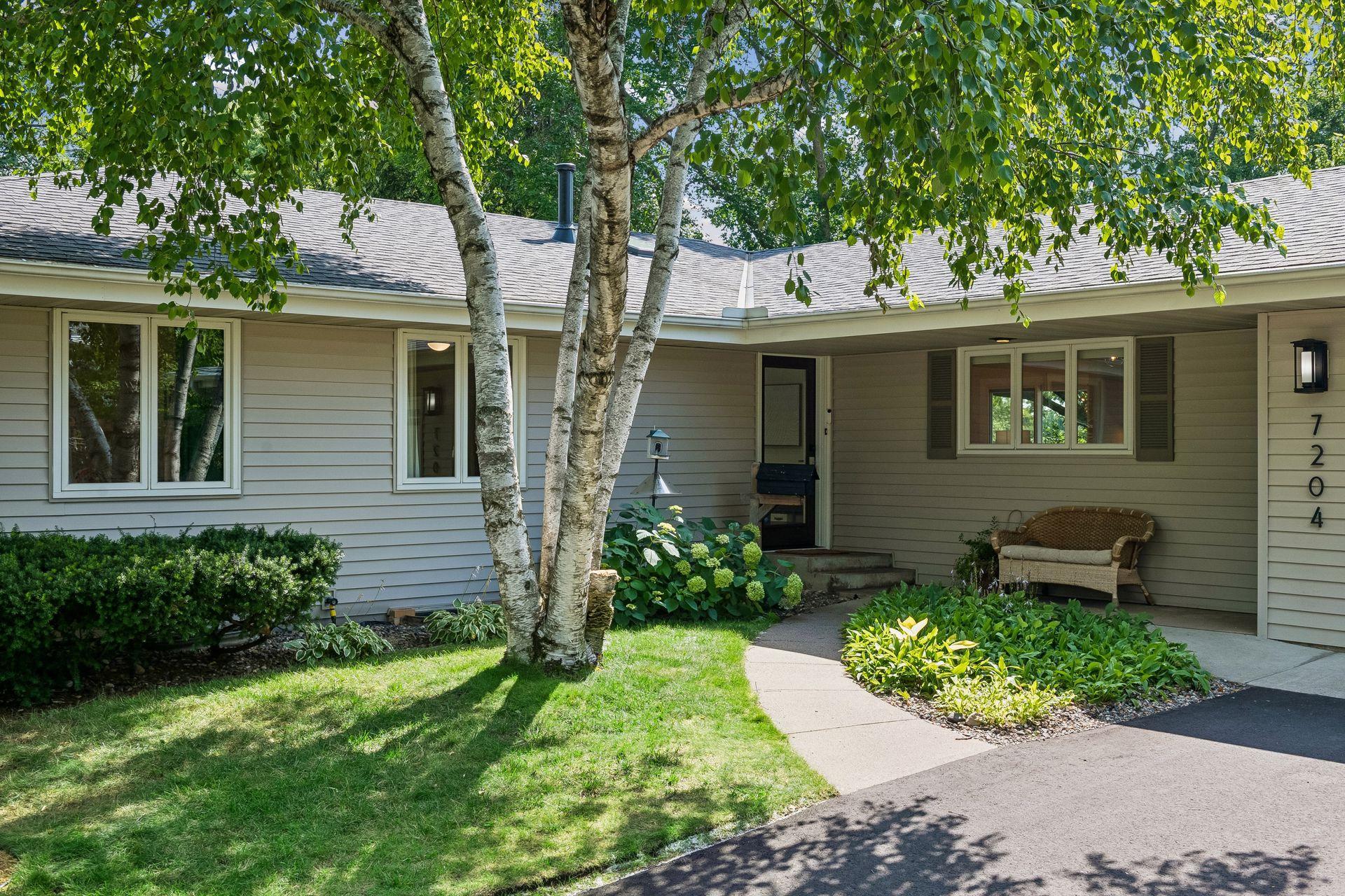 7204 Glouchester Drive Property Photo 5