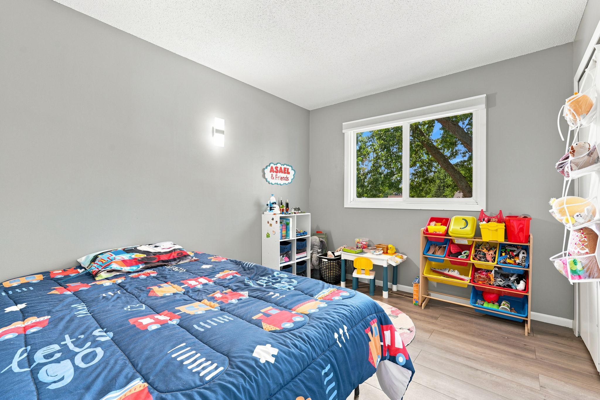 2682 Guthrie Avenue N Property Photo 15