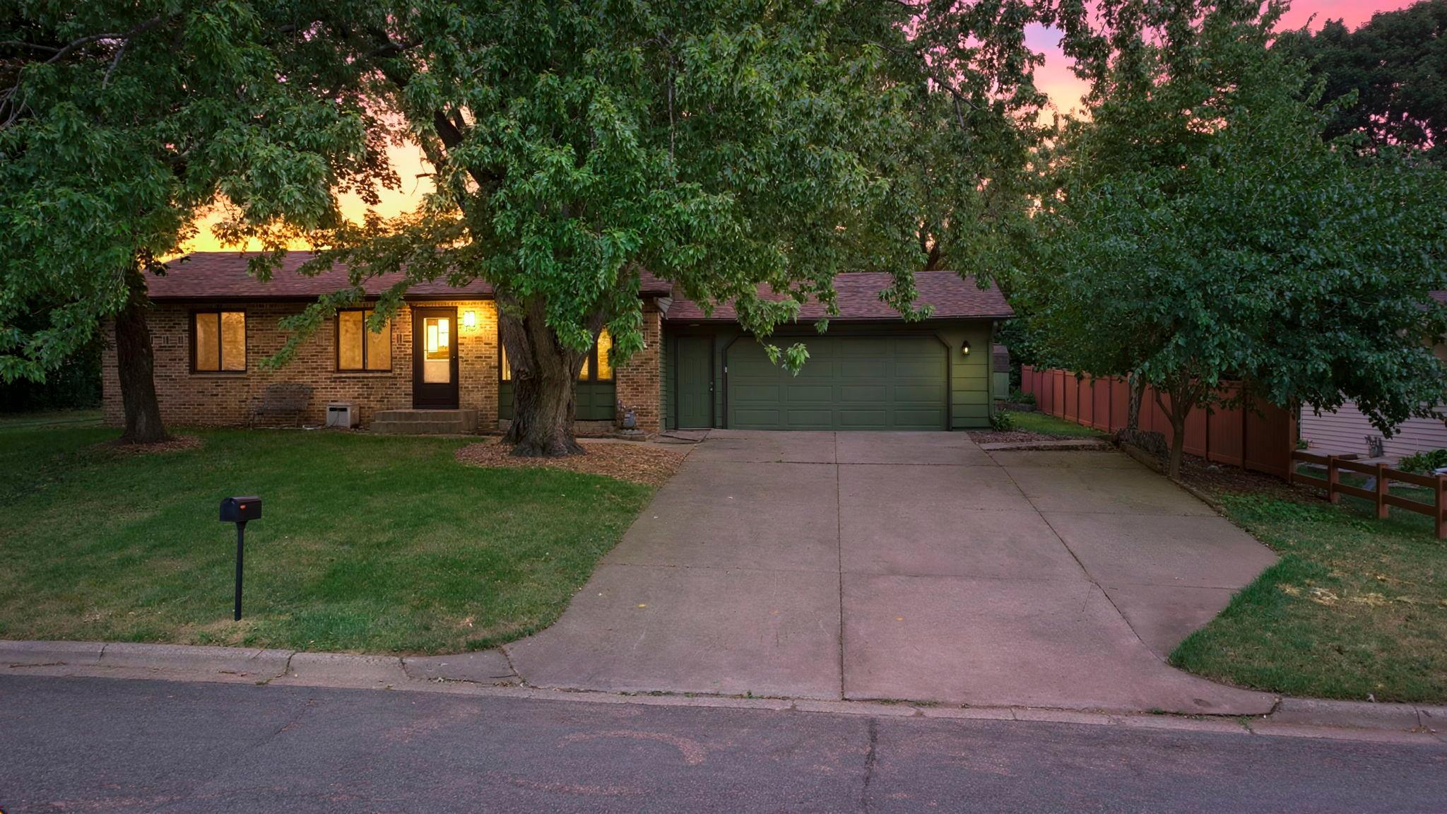 2865 Upper 79th Court E Property Photo 1