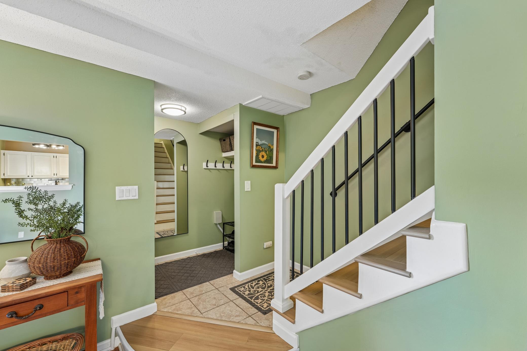 2411 Unity Avenue N Property Photo 7