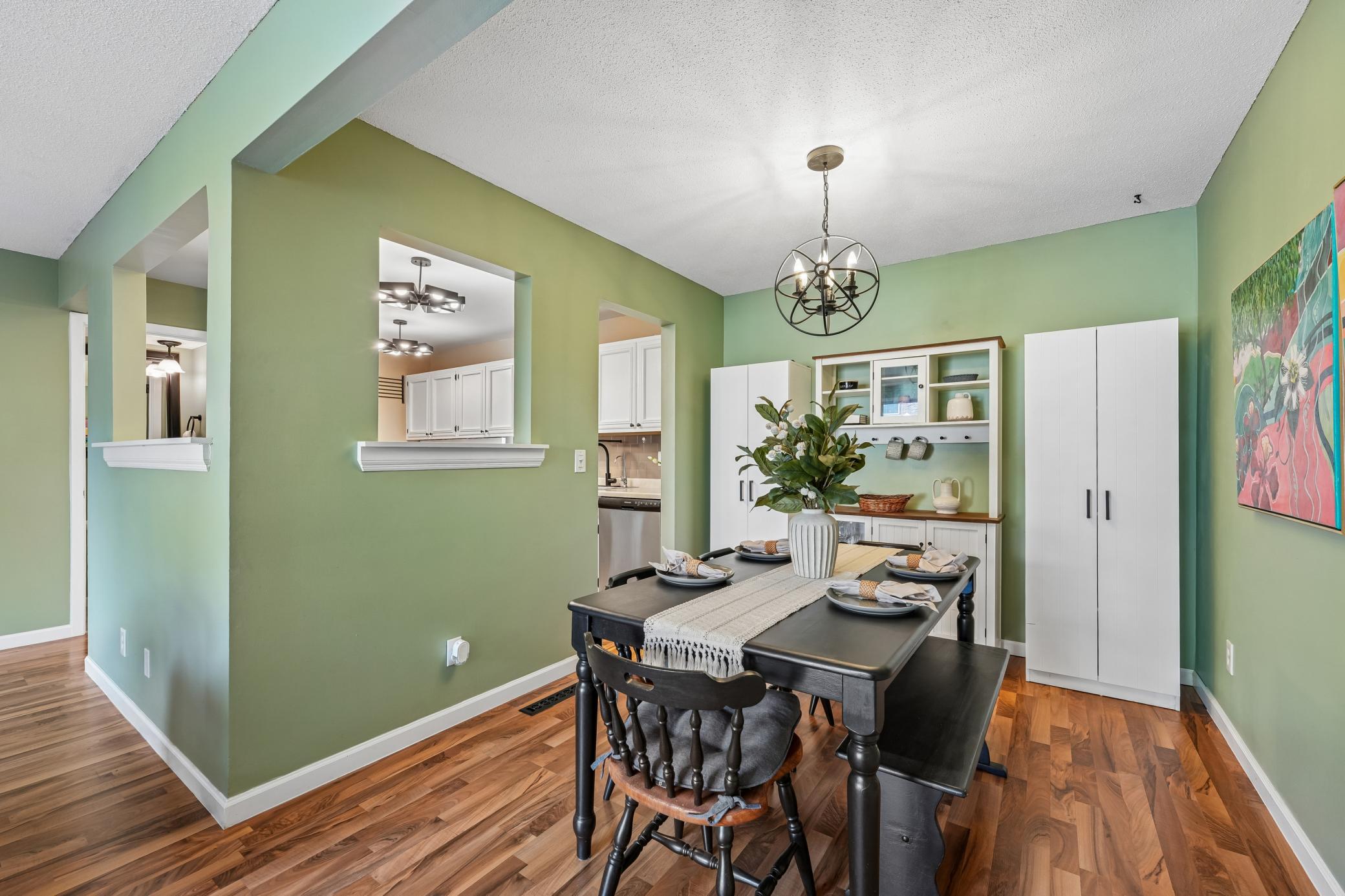 2411 Unity Avenue N Property Photo 10