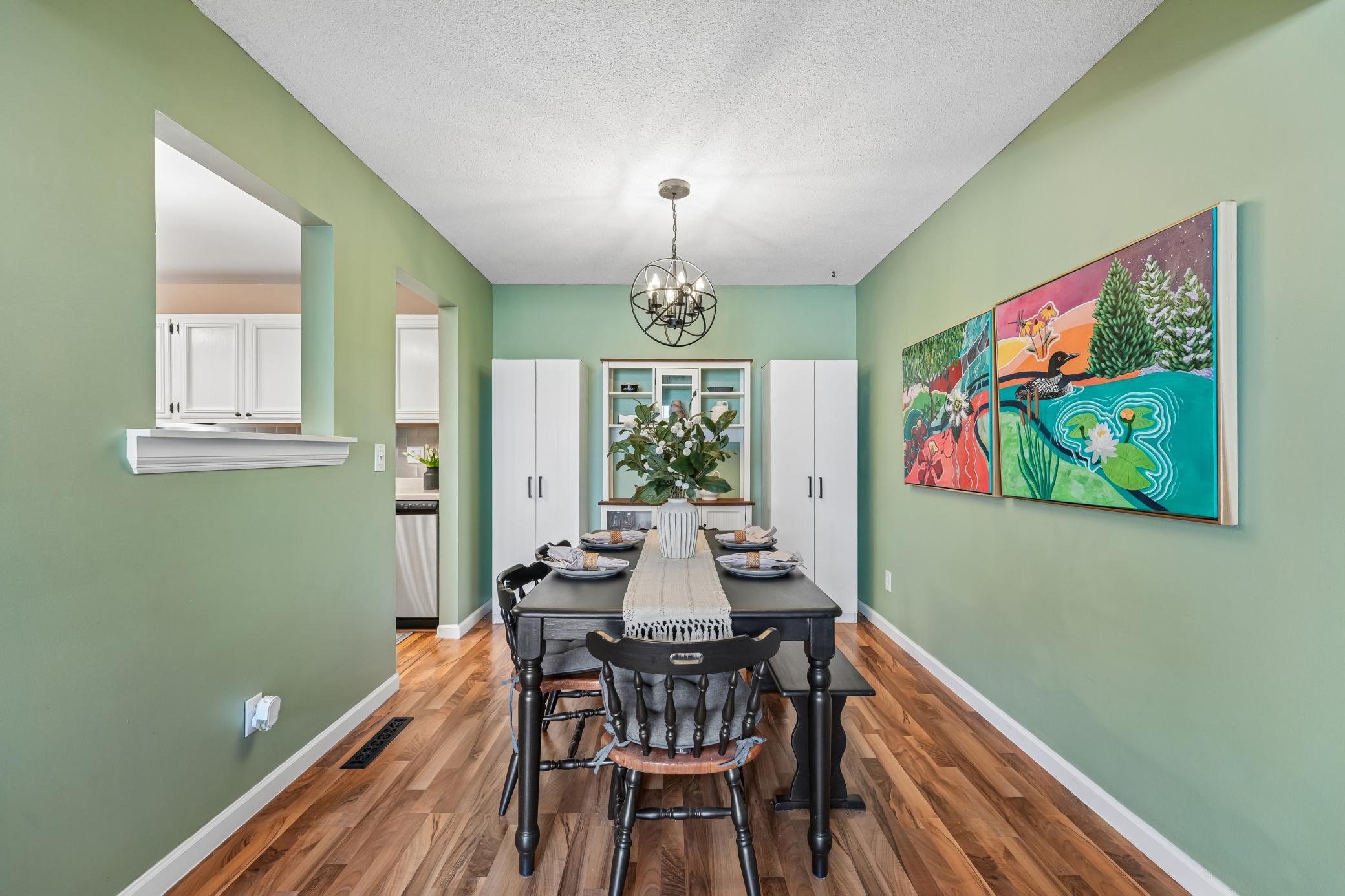 2411 Unity Avenue N Property Photo 11