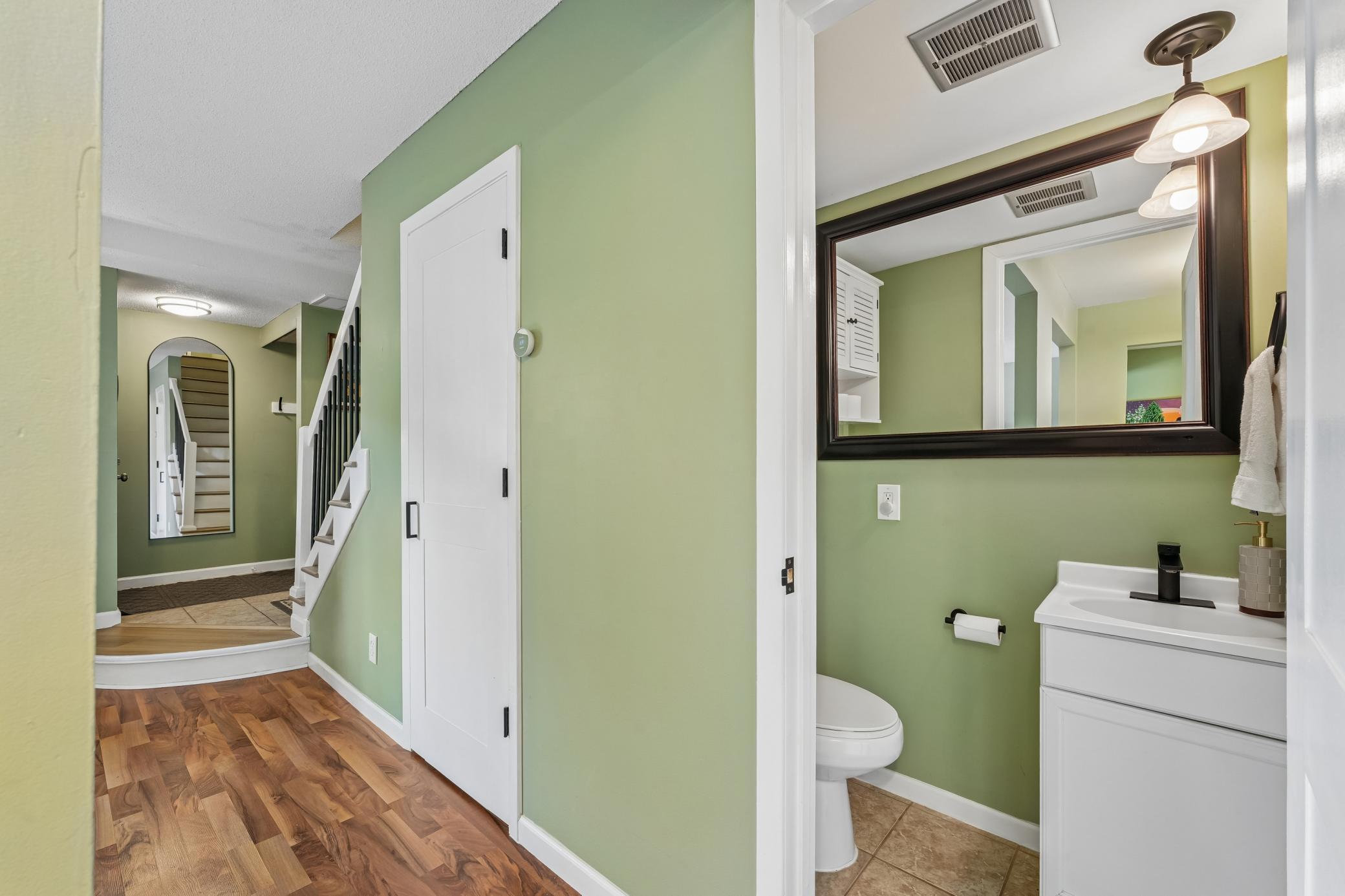 2411 Unity Avenue N Property Photo 16