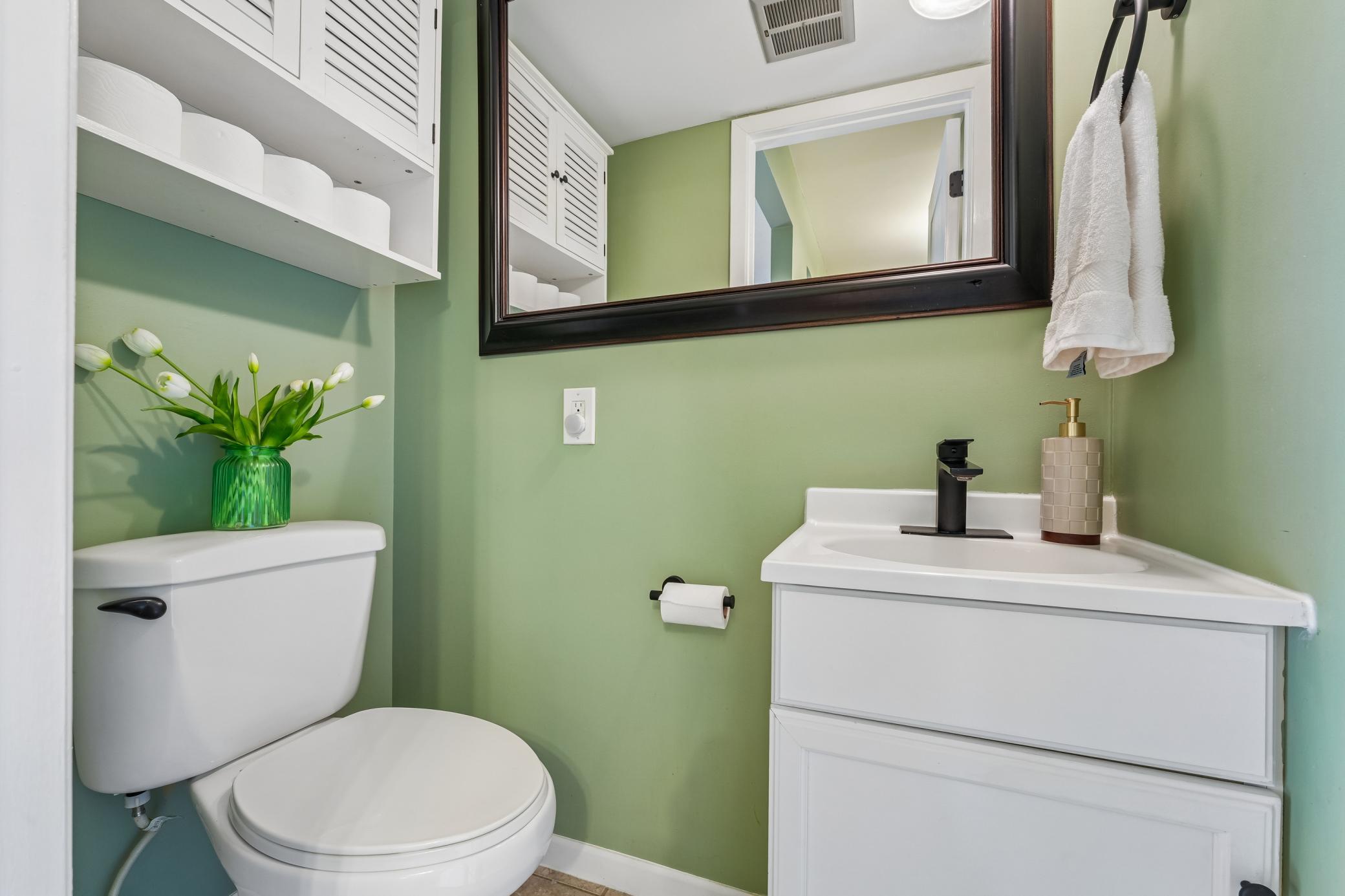 2411 Unity Avenue N Property Photo 17