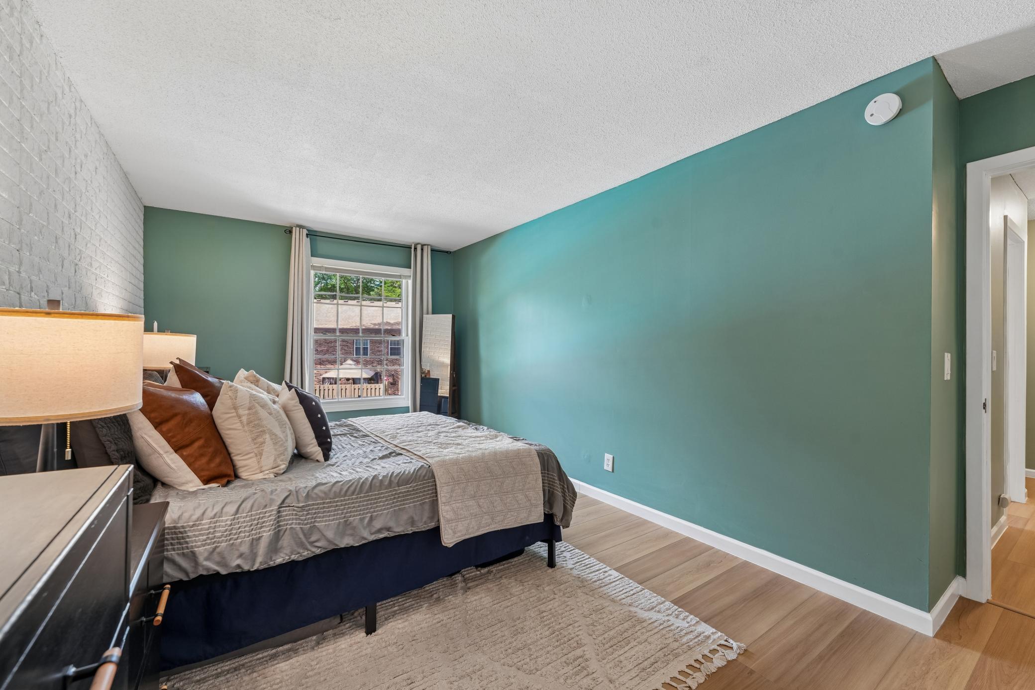 2411 Unity Avenue N Property Photo 23