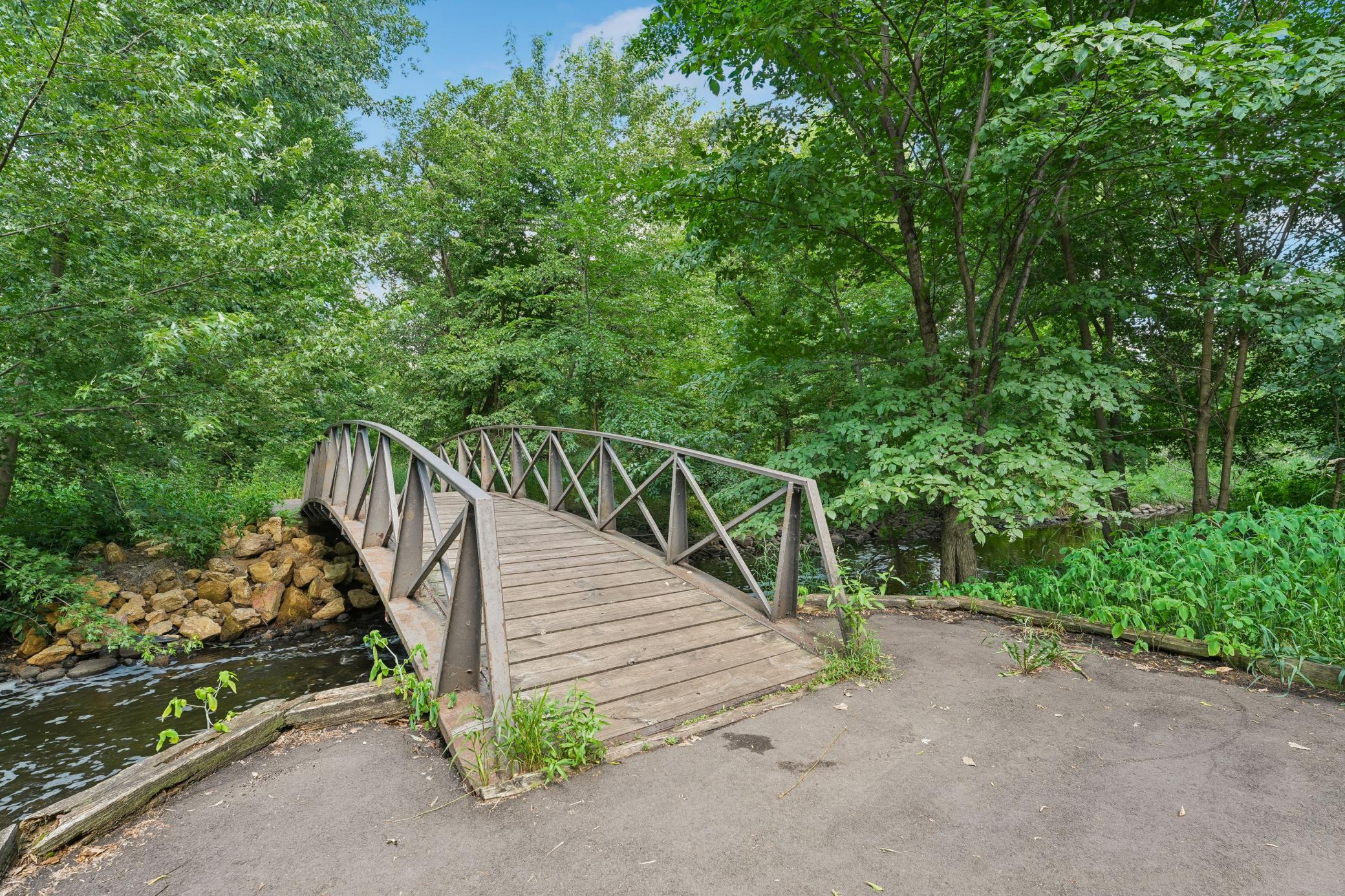 2411 Unity Avenue N Property Photo 31